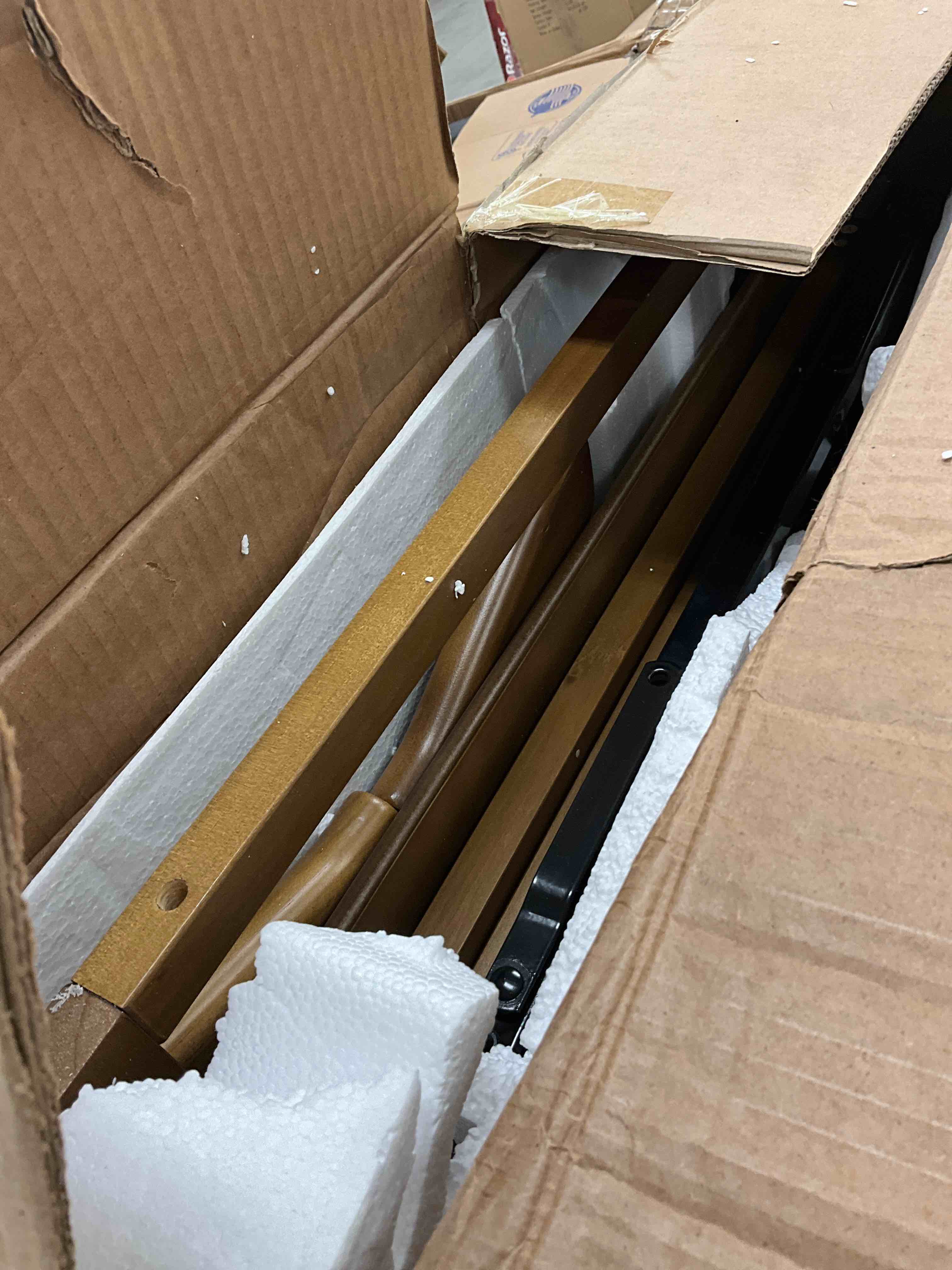 https://s3.amazonaws.com/lotting-images-prod/bidfta/YEL3914523_1702583343207.jpeg