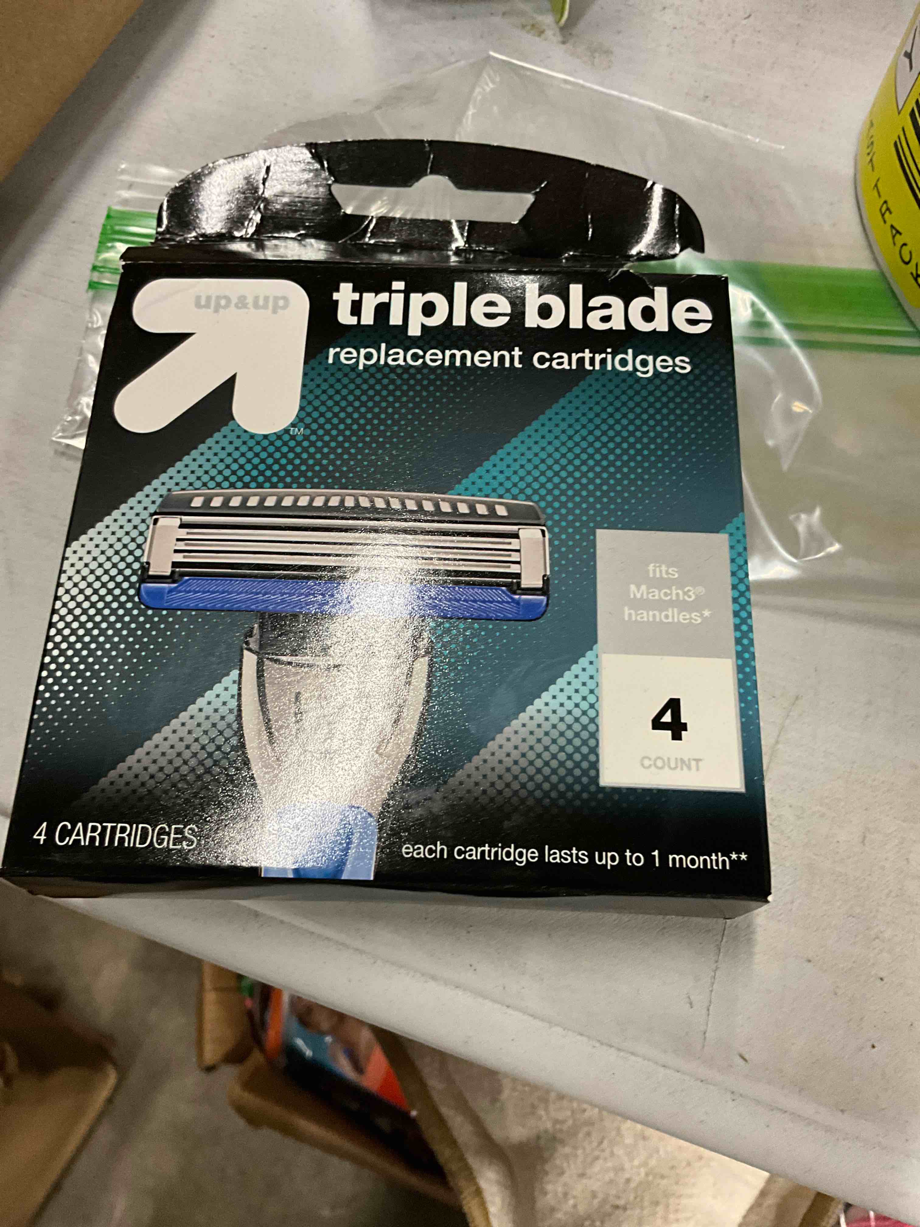 https://s3.amazonaws.com/lotting-images-prod/bidfta/YEL3914860_1703349918123.jpeg