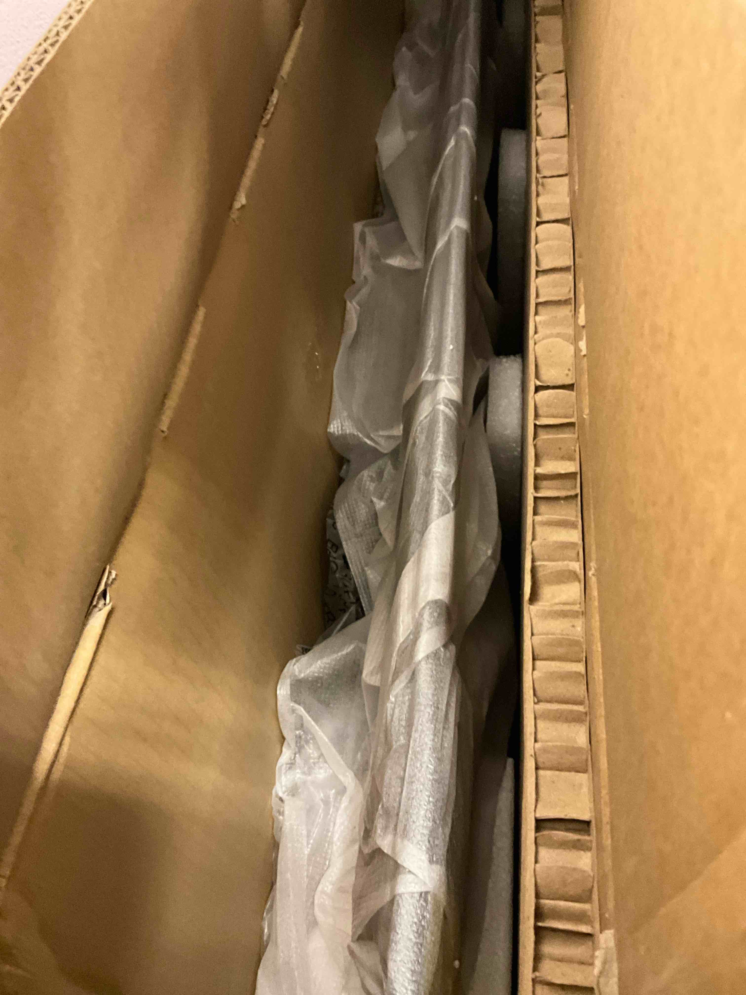 https://s3.amazonaws.com/lotting-images-prod/bidfta/YEL3915180_1706370385939.jpeg