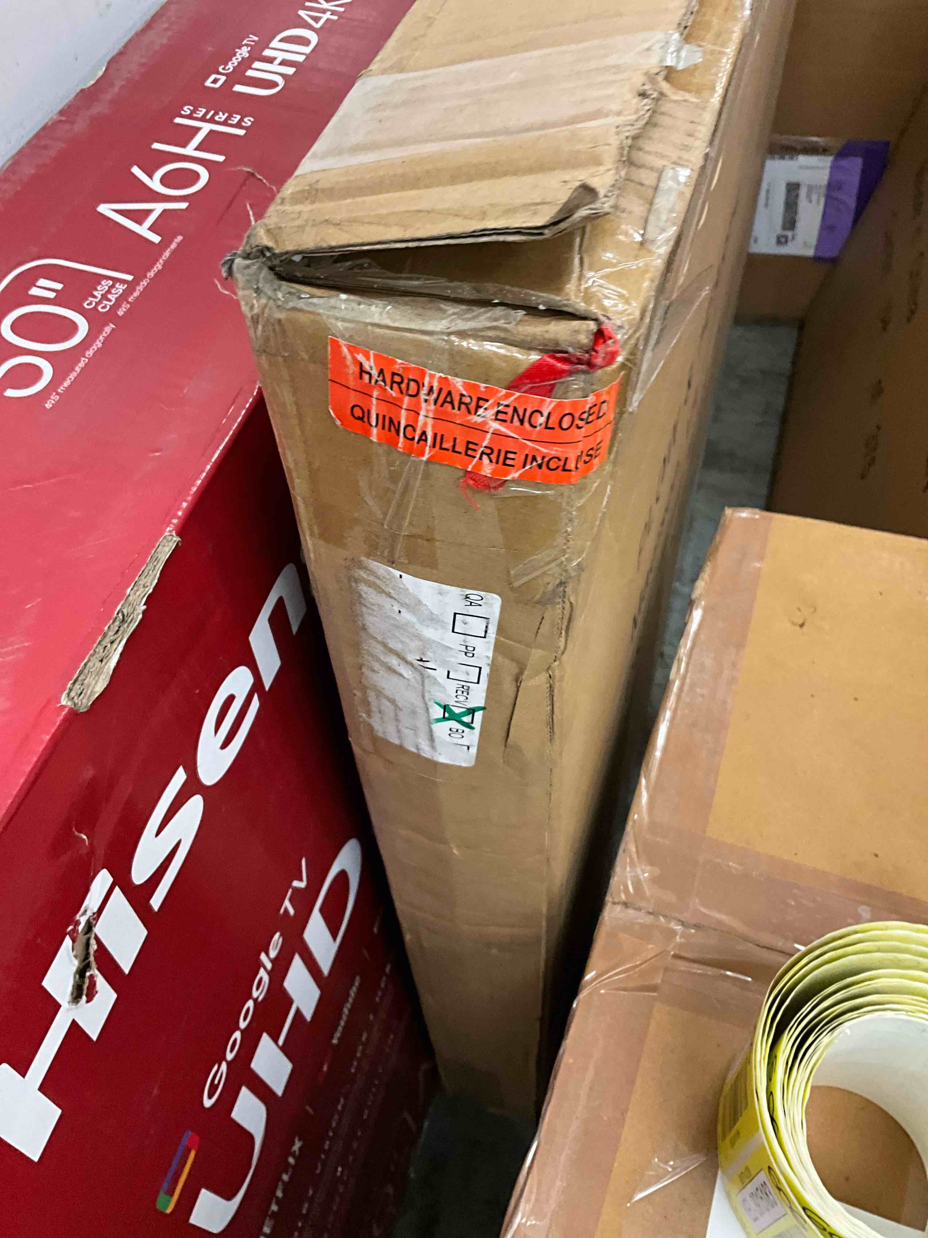 https://s3.amazonaws.com/lotting-images-prod/bidfta/YEL3915182_1706370491214.jpeg