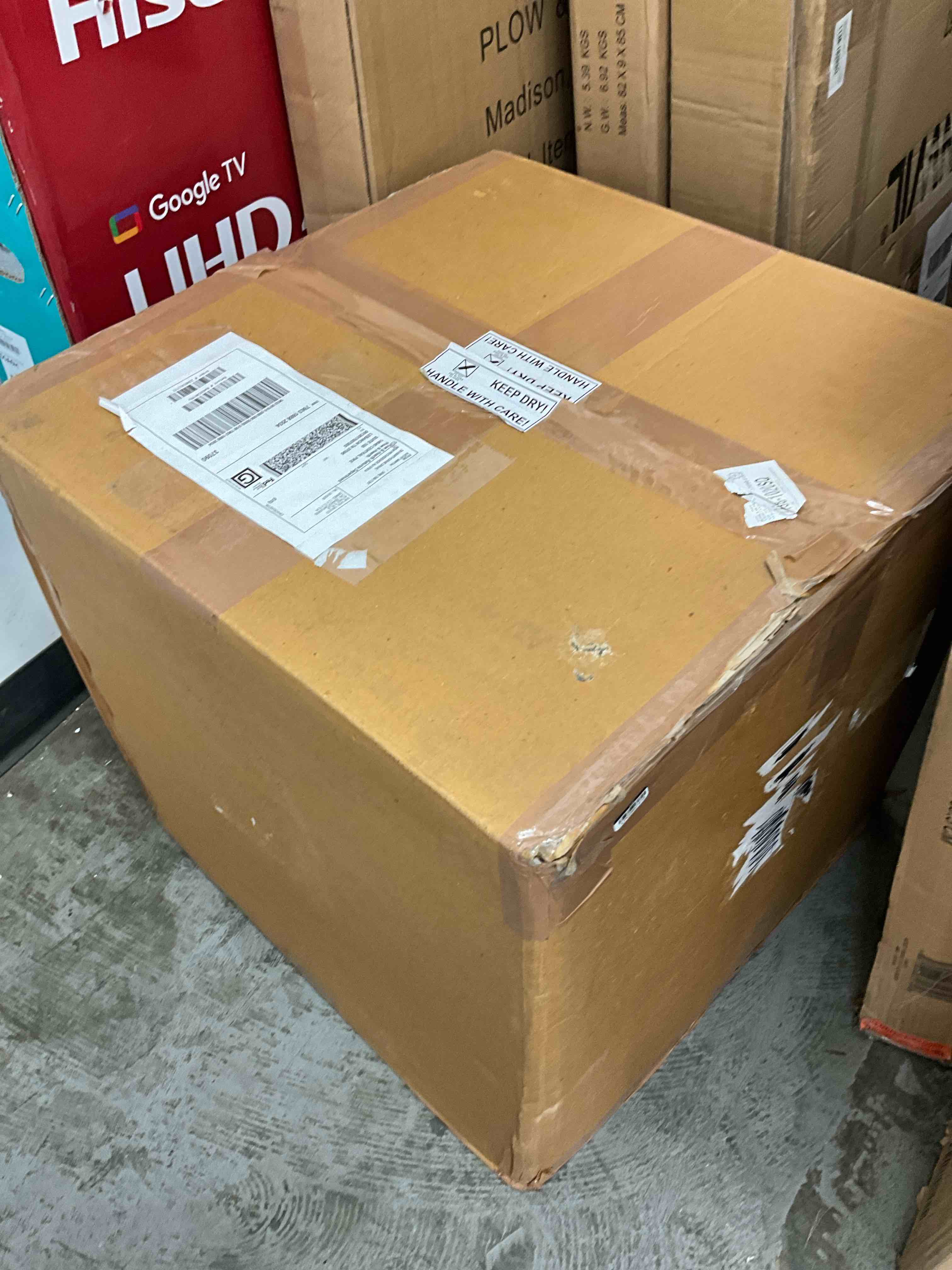 https://s3.amazonaws.com/lotting-images-prod/bidfta/YEL3915184_1706370775794.jpeg