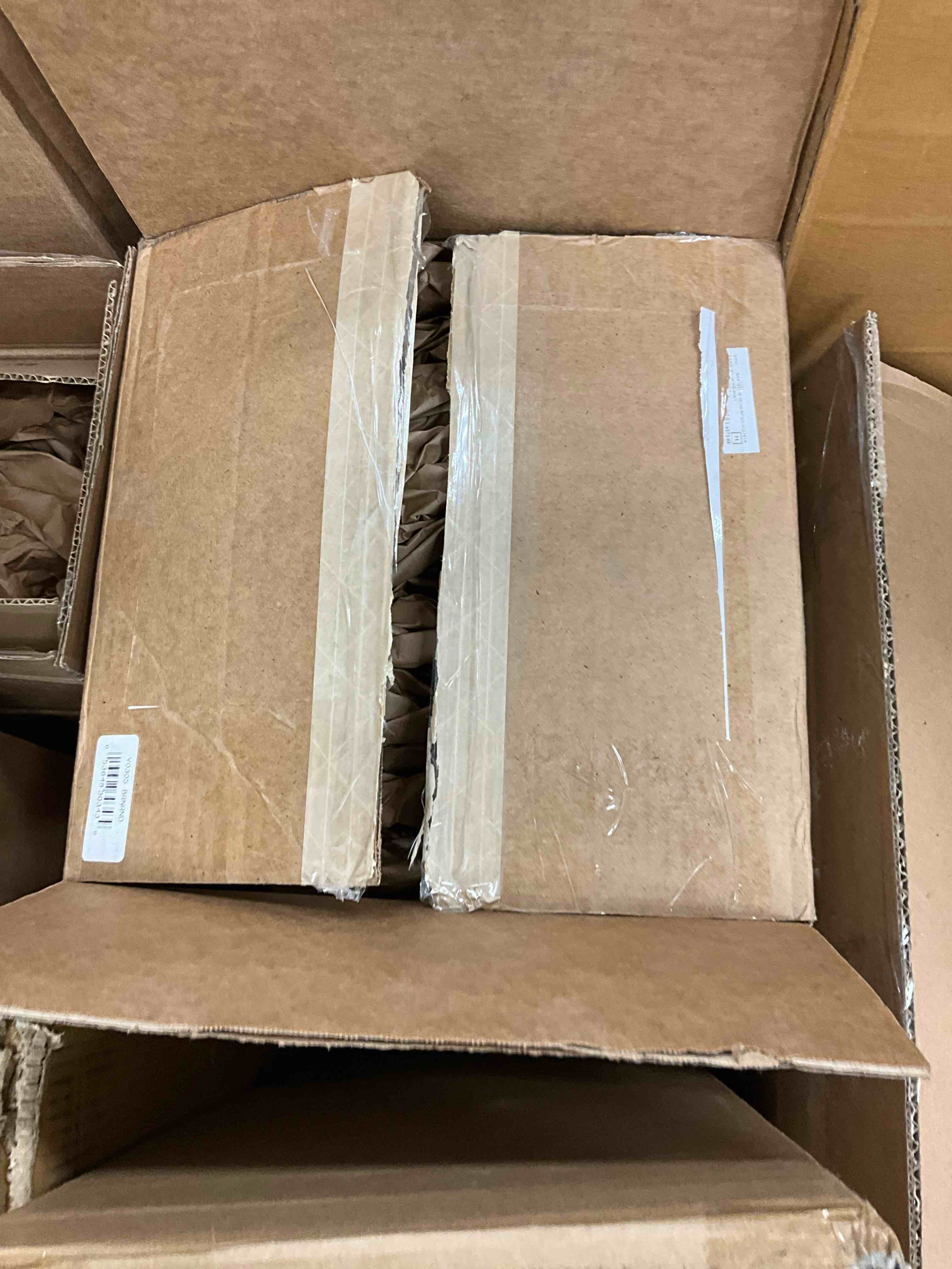 https://s3.amazonaws.com/lotting-images-prod/bidfta/YEL3915192_1706371572318.jpeg