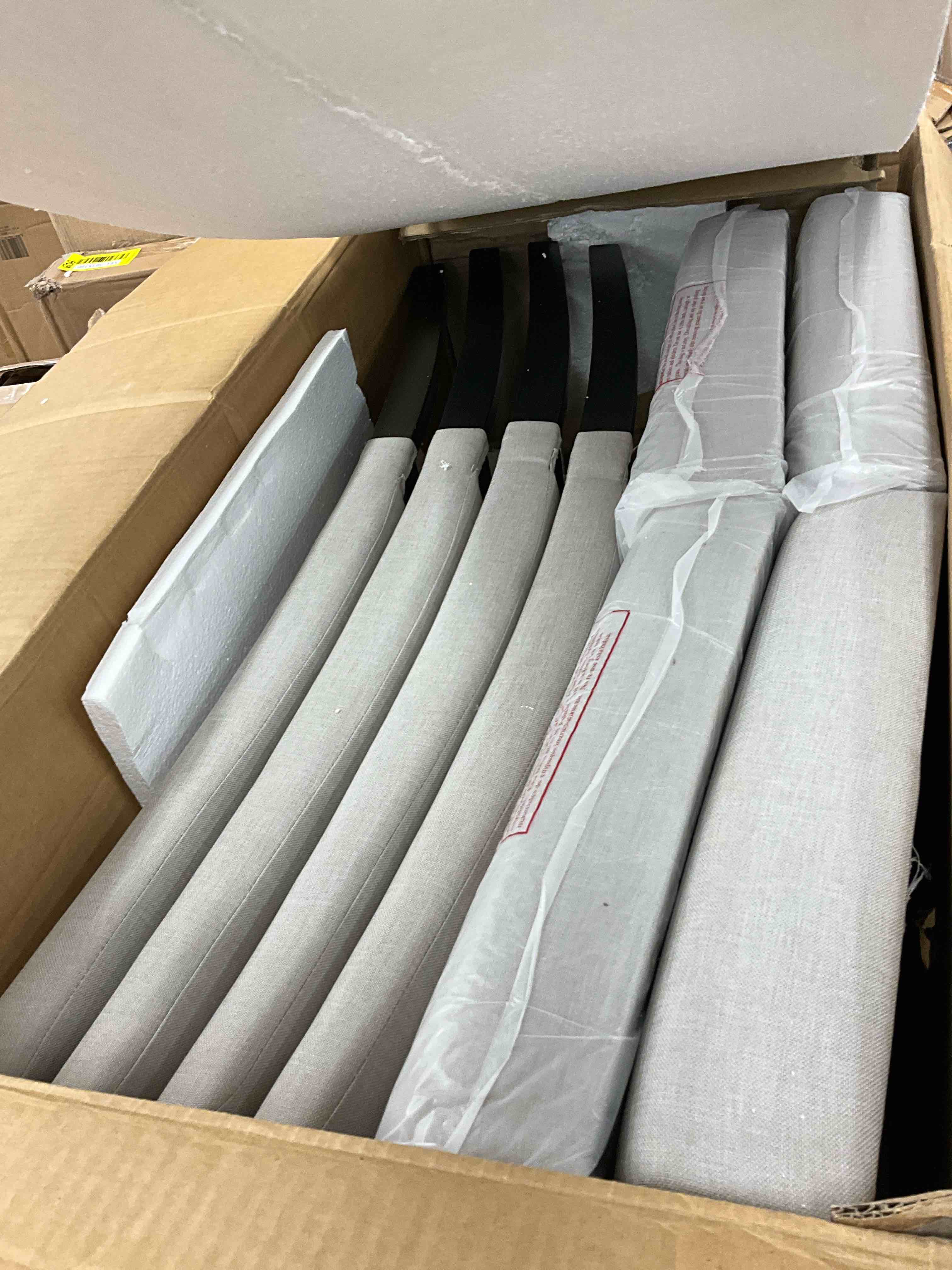https://s3.amazonaws.com/lotting-images-prod/bidfta/YEL3915199_1706372376543.jpeg
