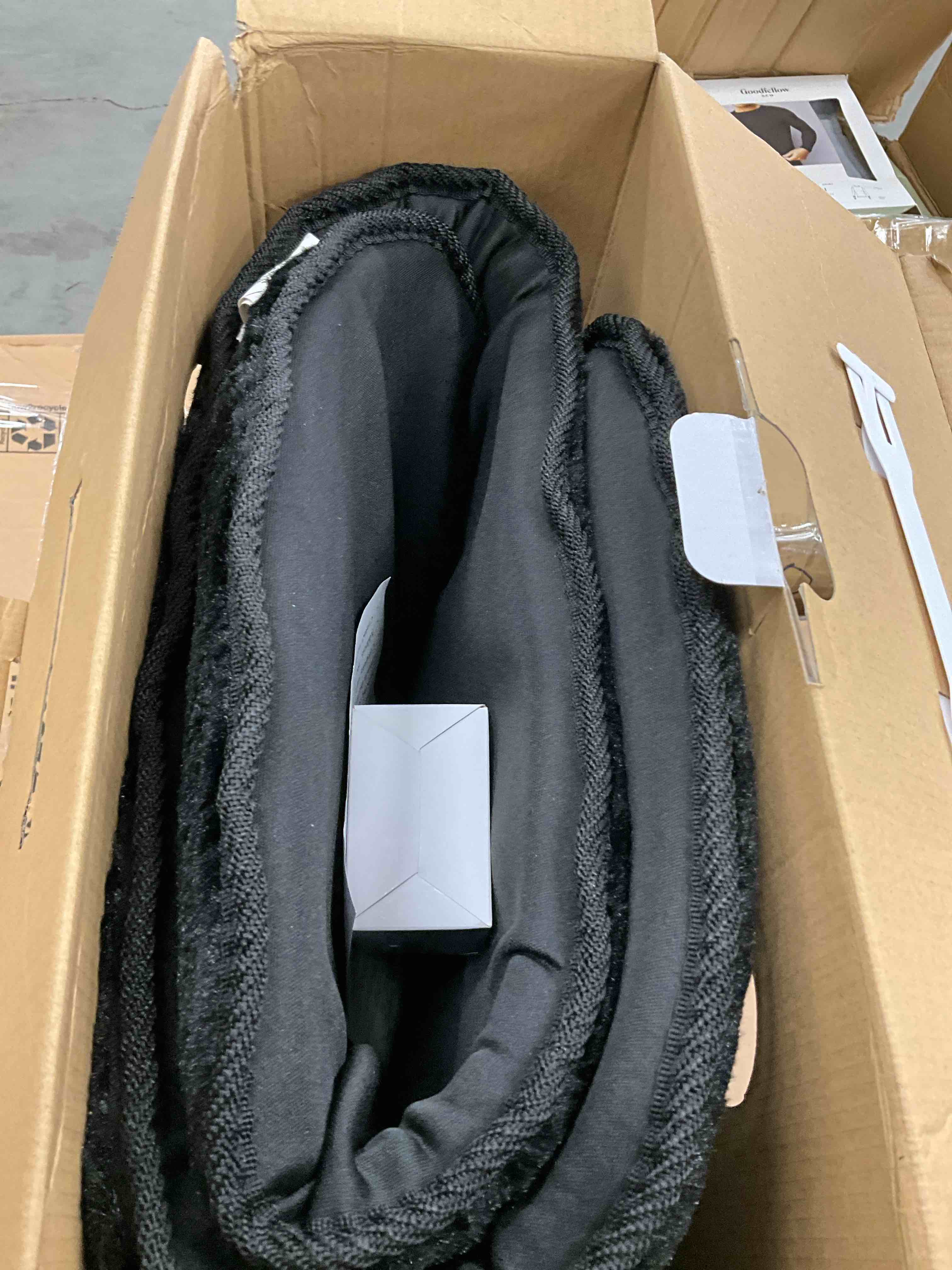 https://s3.amazonaws.com/lotting-images-prod/bidfta/YEL3915202_1706372961208.jpeg