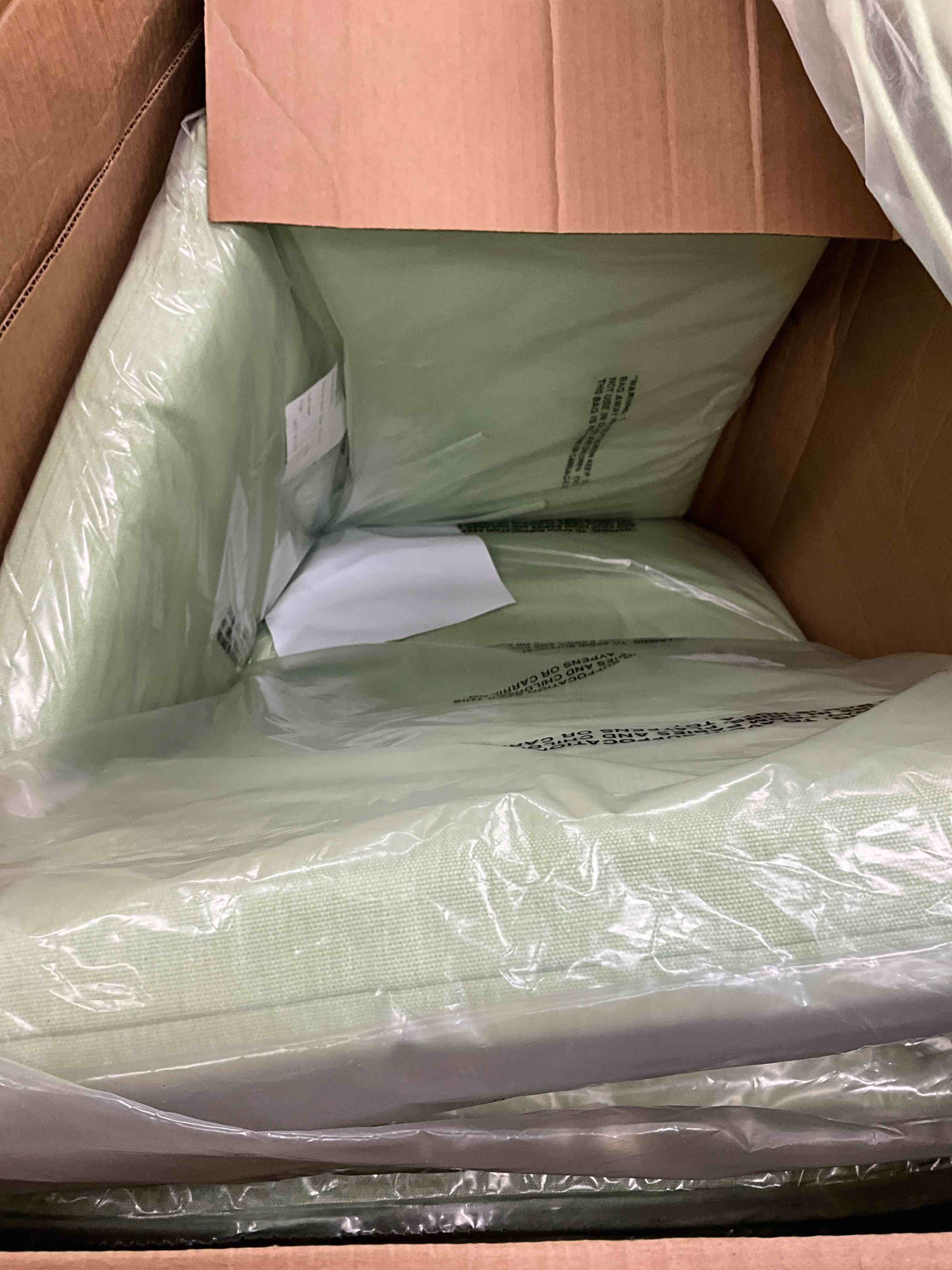 https://s3.amazonaws.com/lotting-images-prod/bidfta/YEL3915254_1706382367773.jpeg