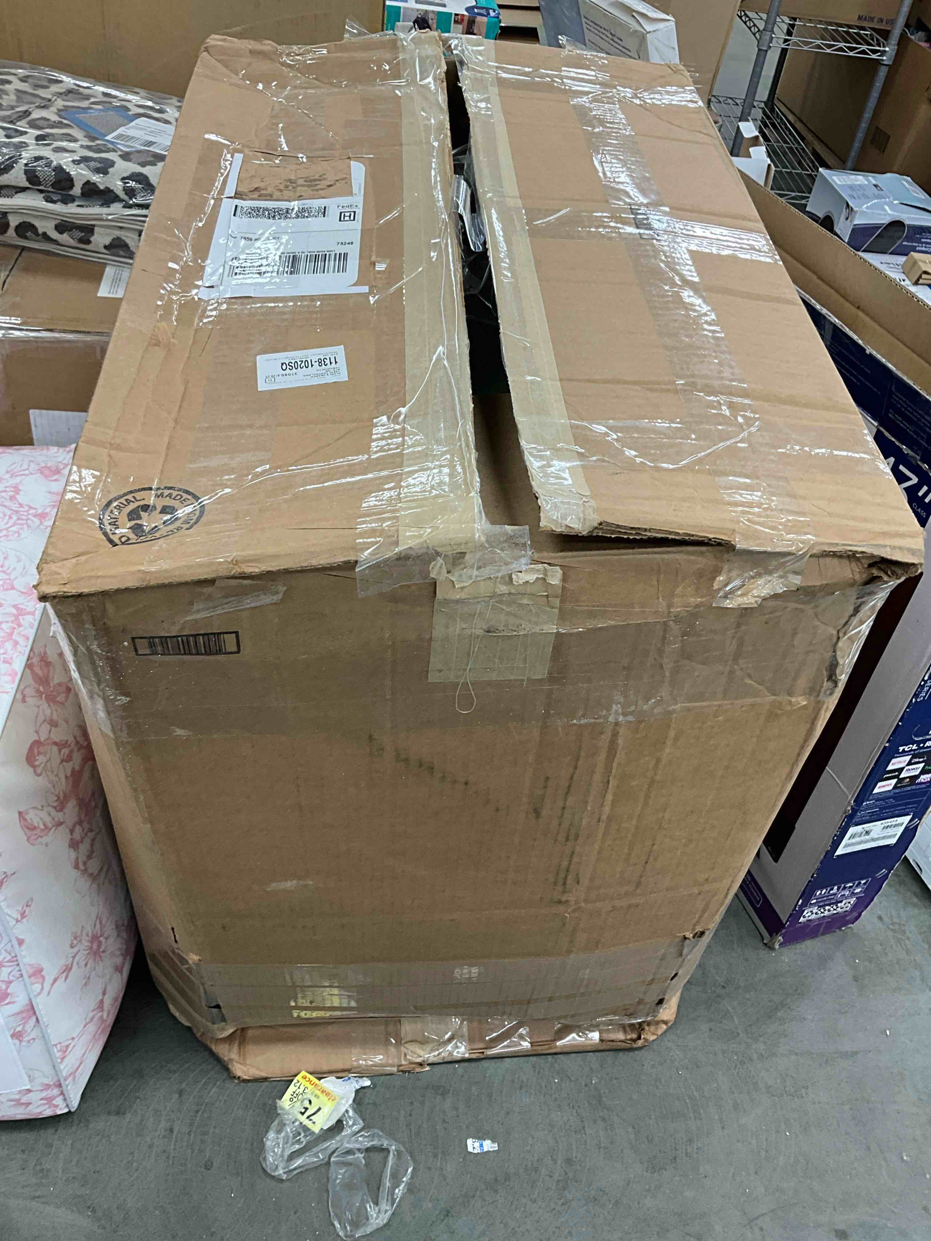 https://s3.amazonaws.com/lotting-images-prod/bidfta/YEL3915254_1706382385547.jpeg