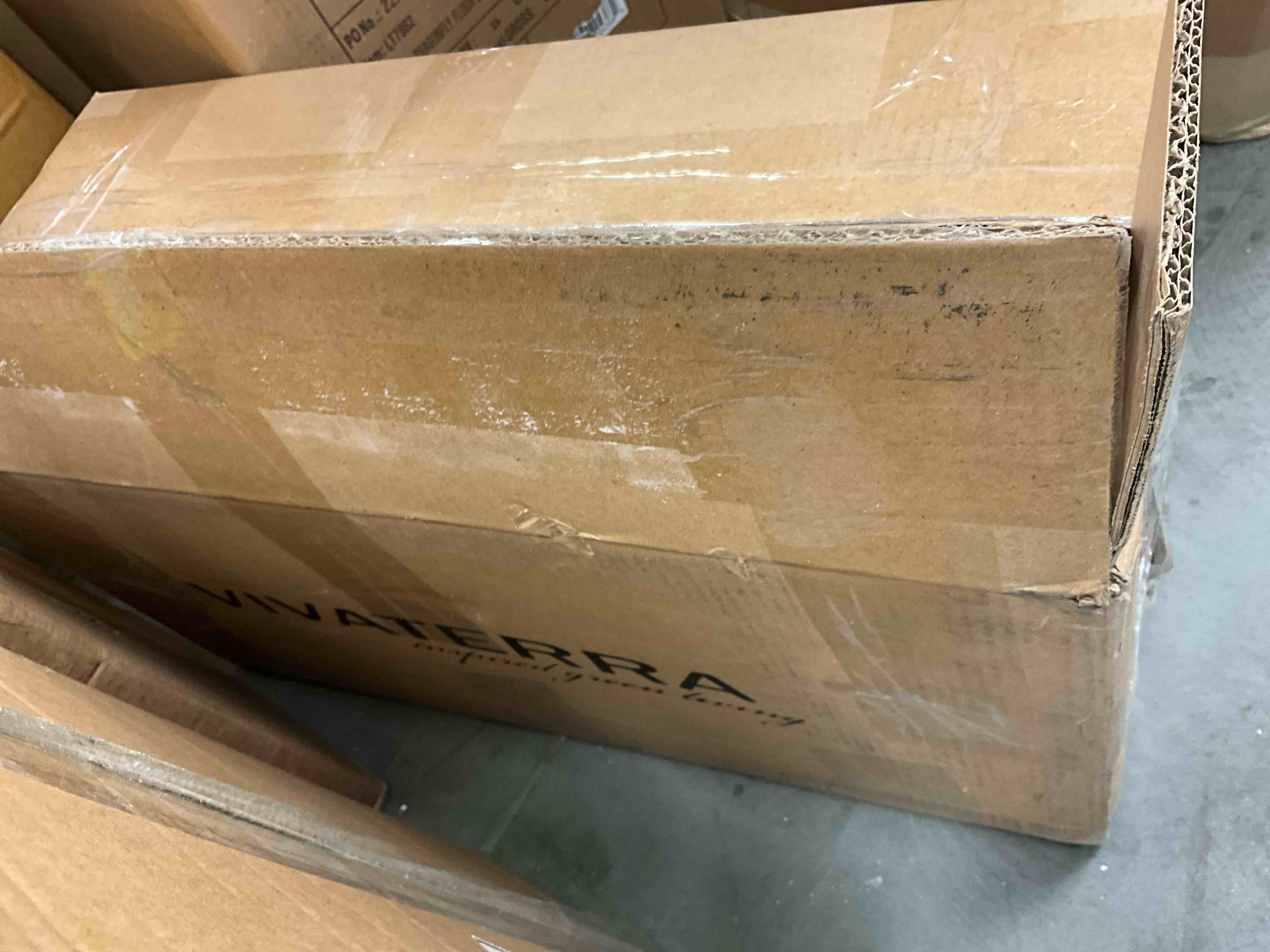 https://s3.amazonaws.com/lotting-images-prod/bidfta/YEL3915259_1706382670979.jpeg
