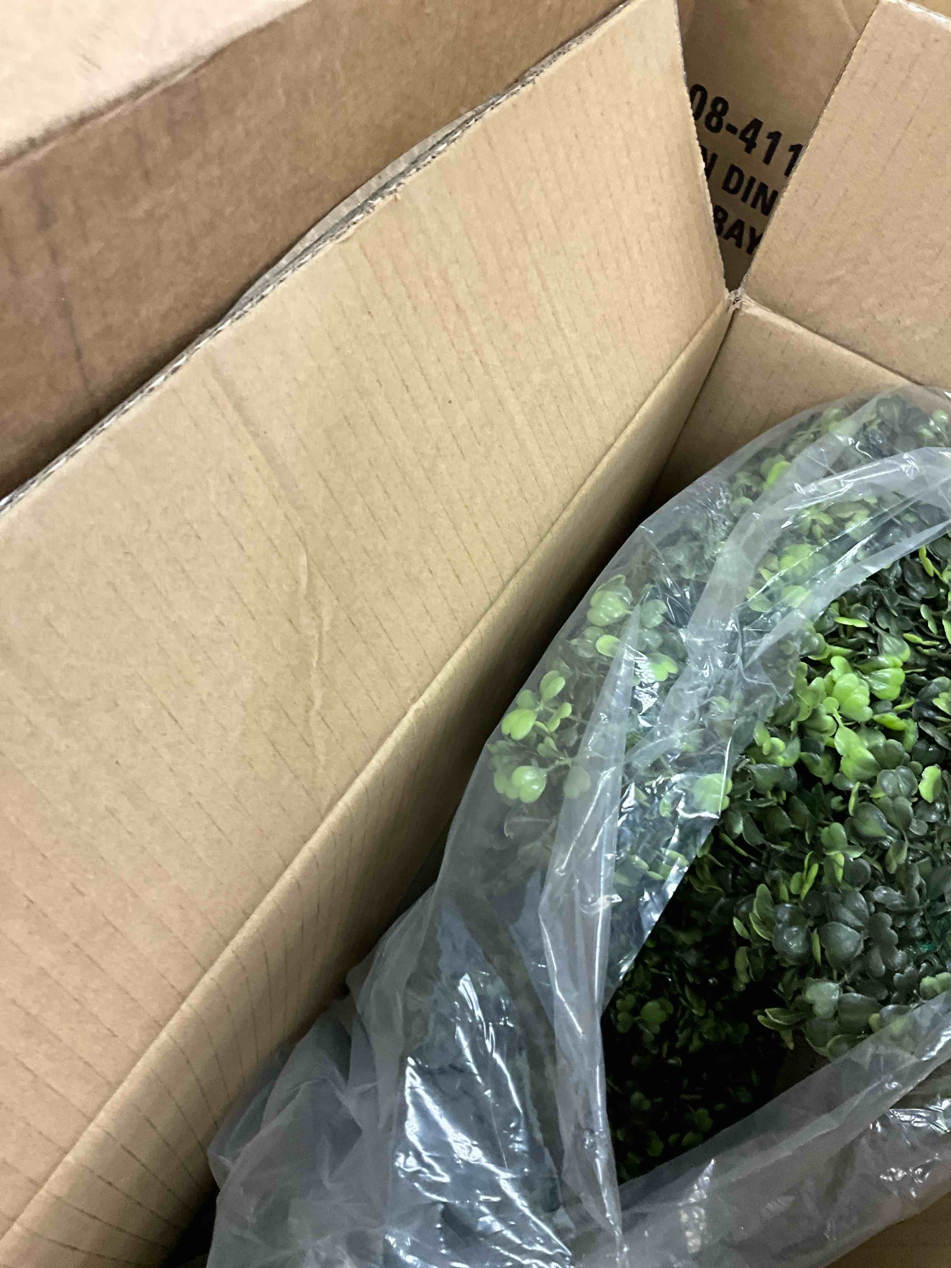 https://s3.amazonaws.com/lotting-images-prod/bidfta/YEL3915261_1706382977646.jpeg