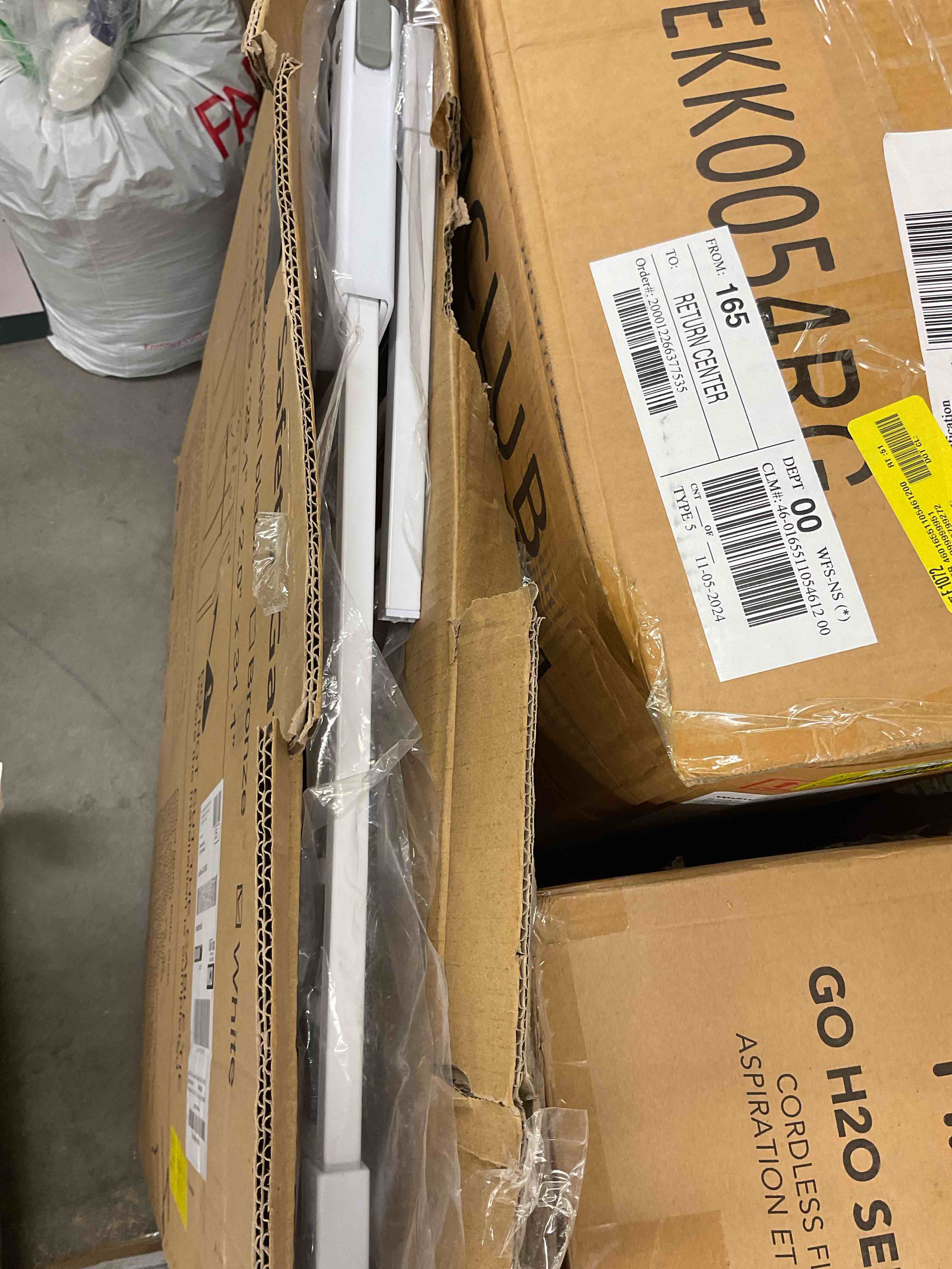 https://s3.amazonaws.com/lotting-images-prod/bidfta/YEL3916432_1732556706320.jpeg