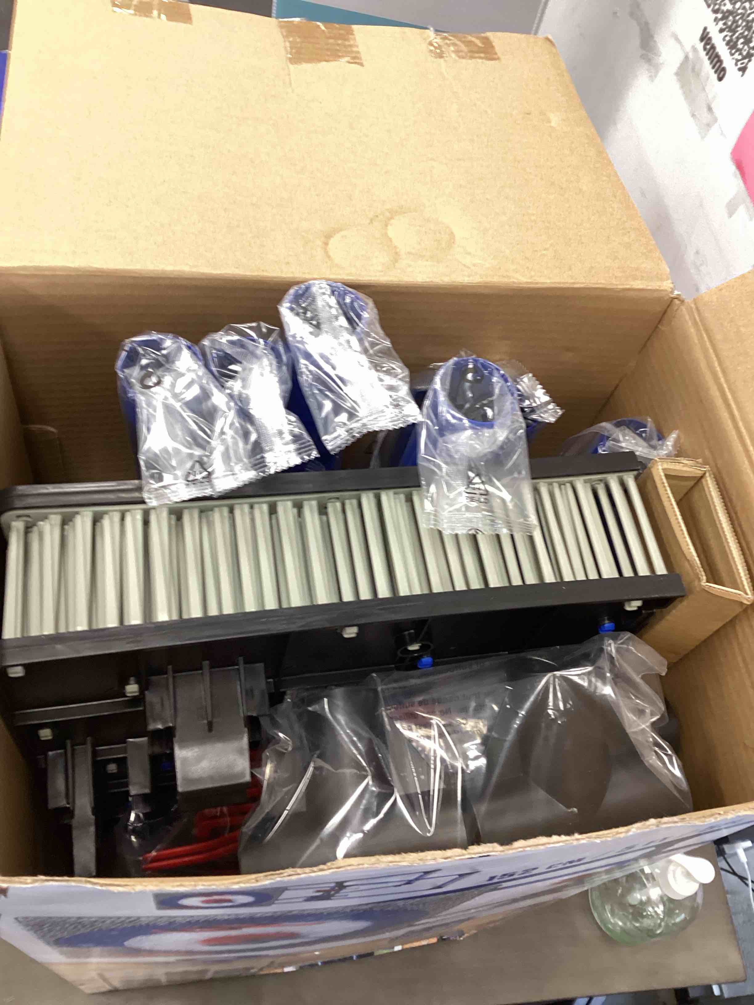 https://s3.amazonaws.com/lotting-images-prod/bidfta/YEL3916693_1733234328474.jpeg