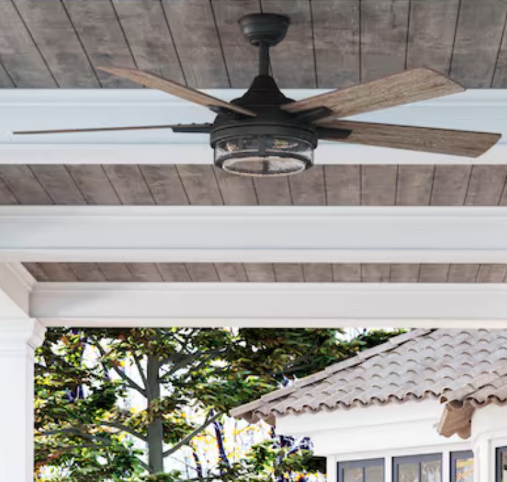 Harbor Breeze Summersville 52-in Textured Black with Driftwood/Auburn Blades LED Indoor/Outdoor