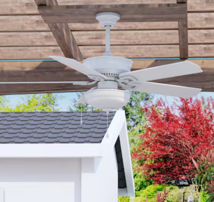 Harbor Breeze Echo Lake 52-in White LED Indoor/Outdoor Ceiling Fan with Light (5-Blade)