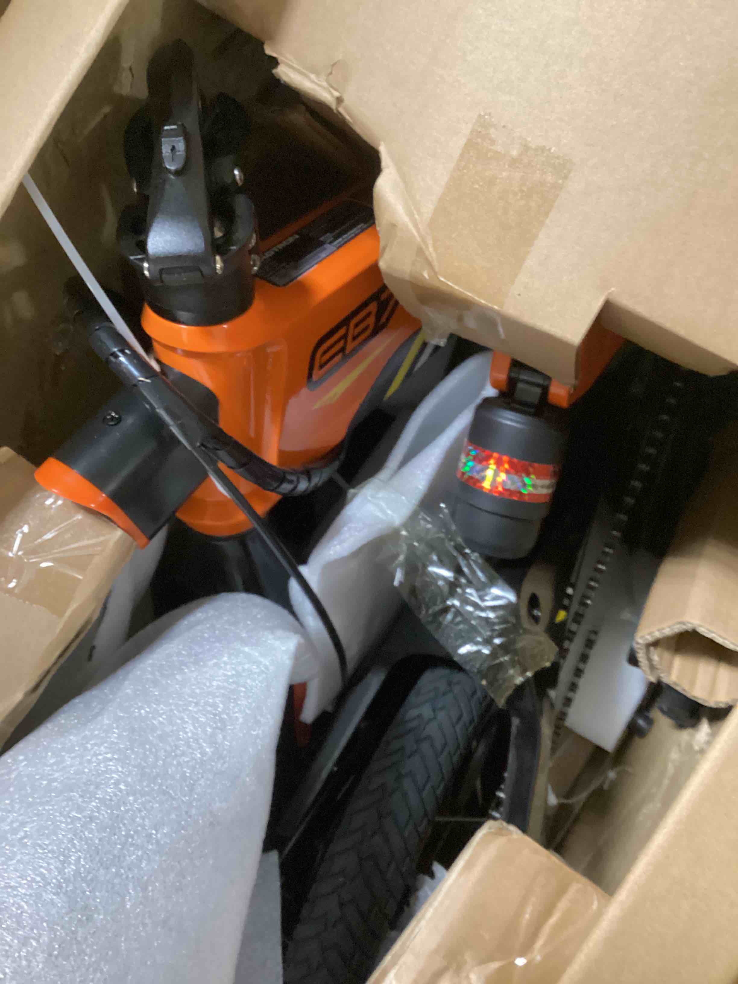 https://s3.amazonaws.com/lotting-images-prod/bidfta/YEL3918807_1698697354698.jpeg