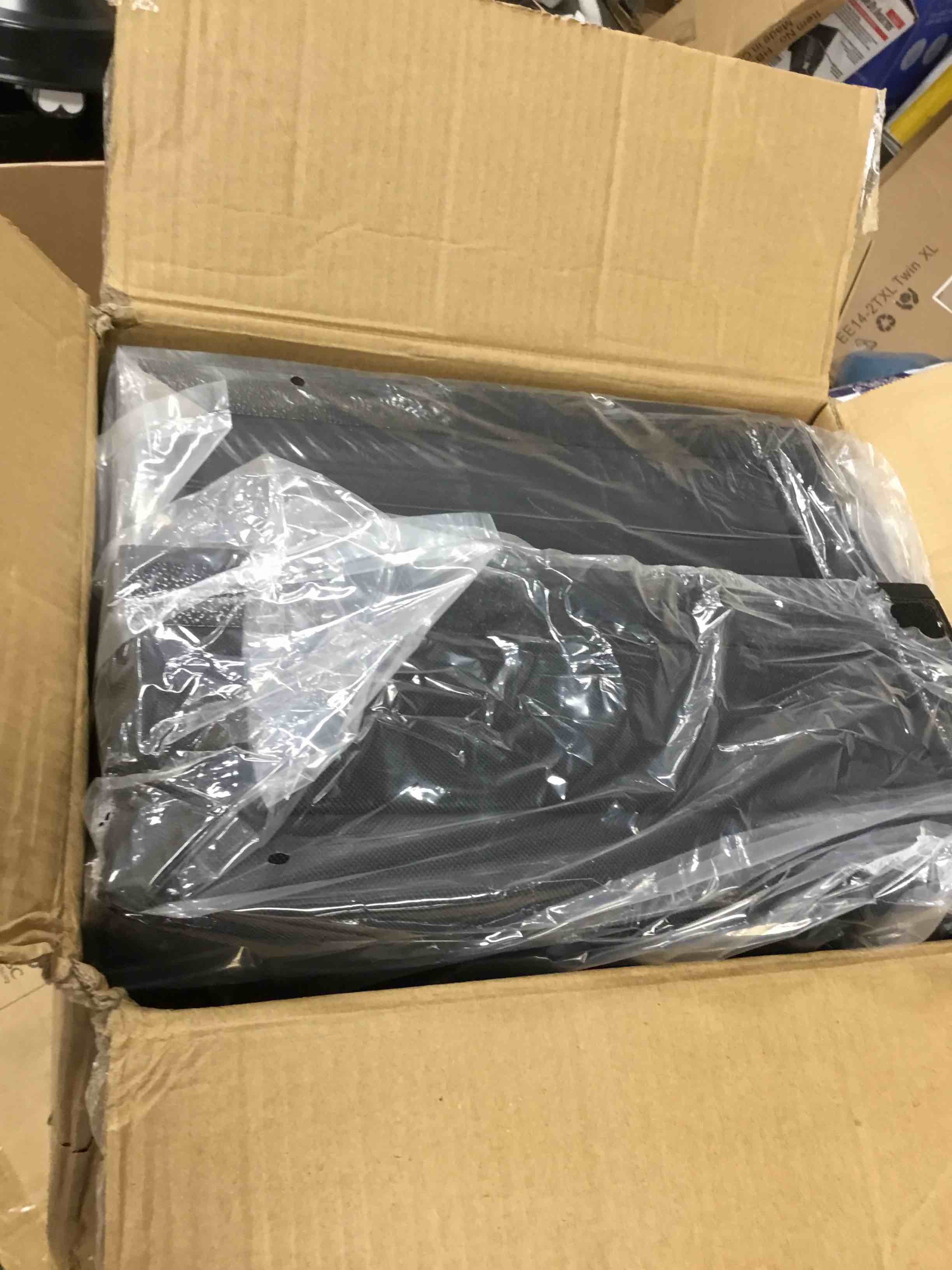 https://s3.amazonaws.com/lotting-images-prod/bidfta/YEL3918994_1700238481192.jpeg