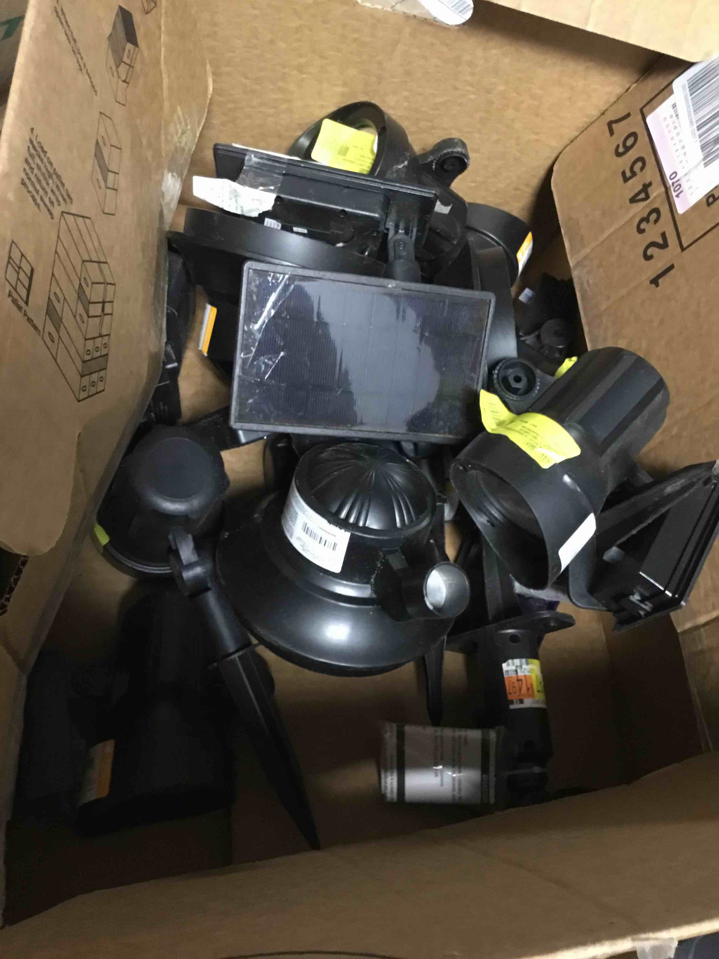 https://s3.amazonaws.com/lotting-images-prod/bidfta/YEL3919375_1701298173801.jpeg