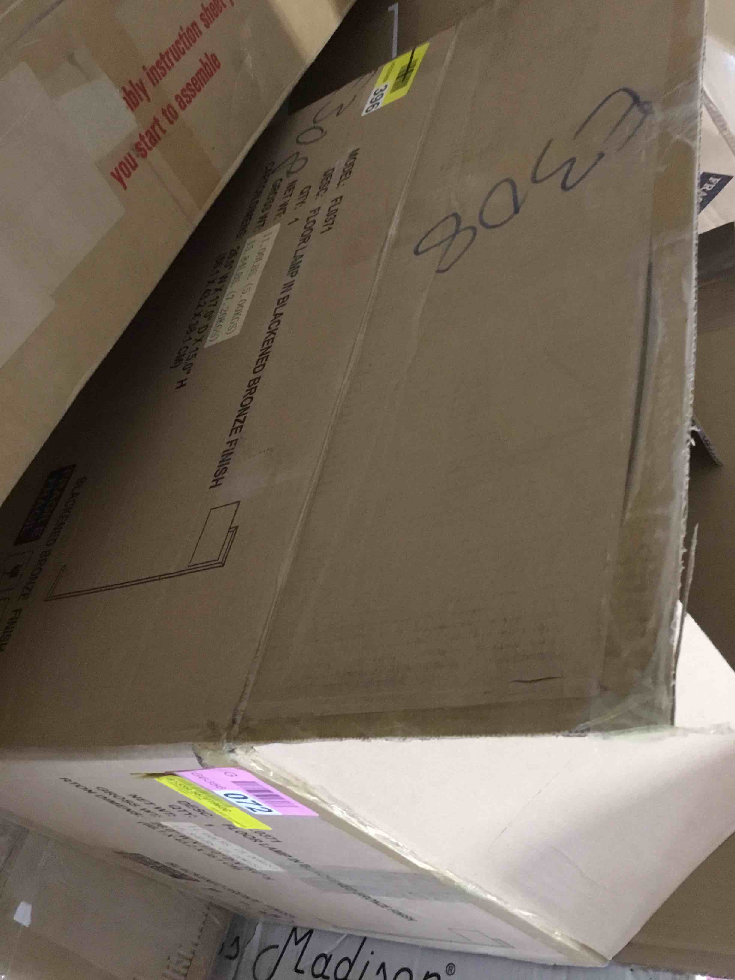 https://s3.amazonaws.com/lotting-images-prod/bidfta/YEL3919480_1701711506019.jpeg