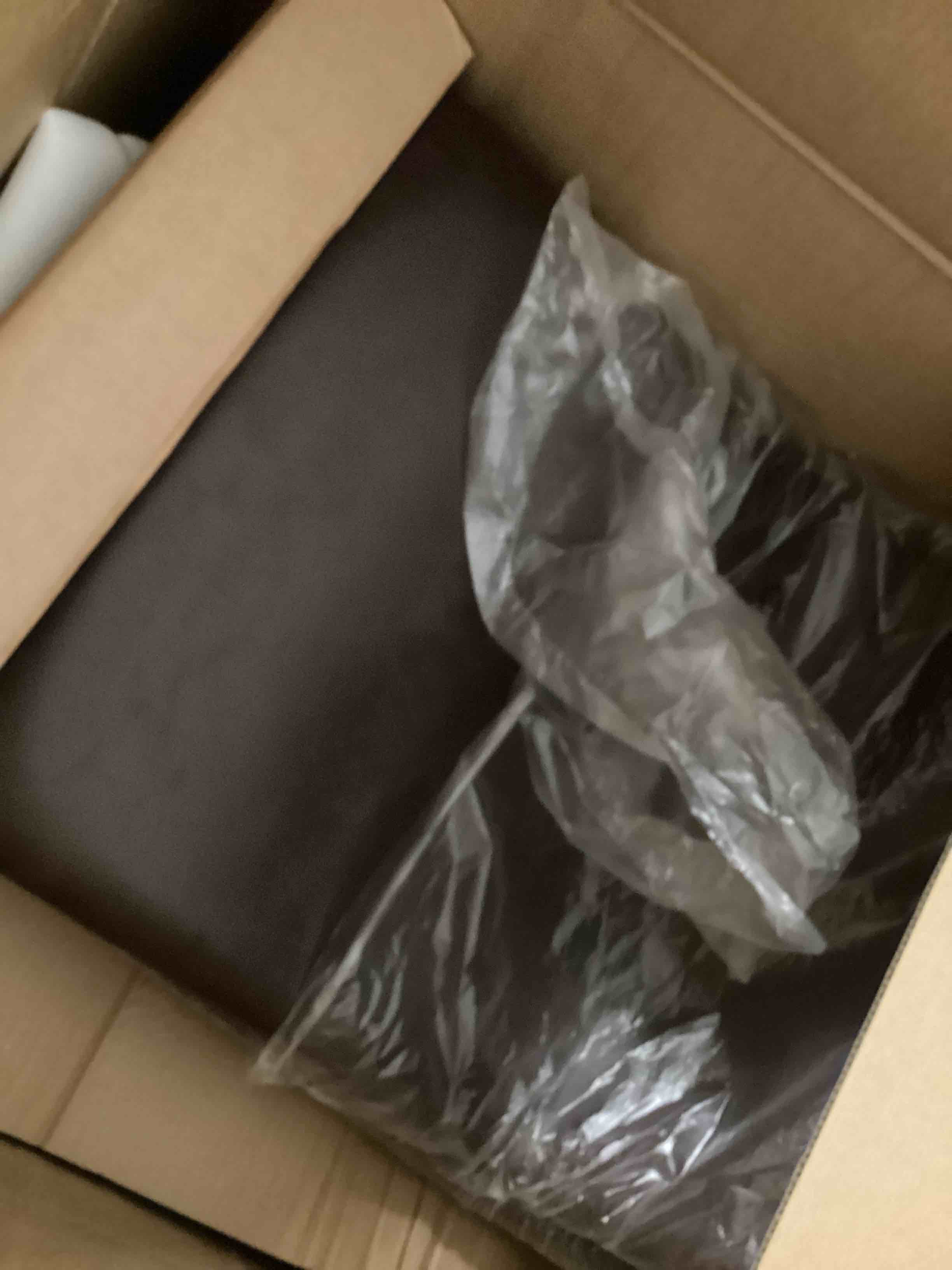 https://s3.amazonaws.com/lotting-images-prod/bidfta/YEL3919615_1701720482567.jpeg