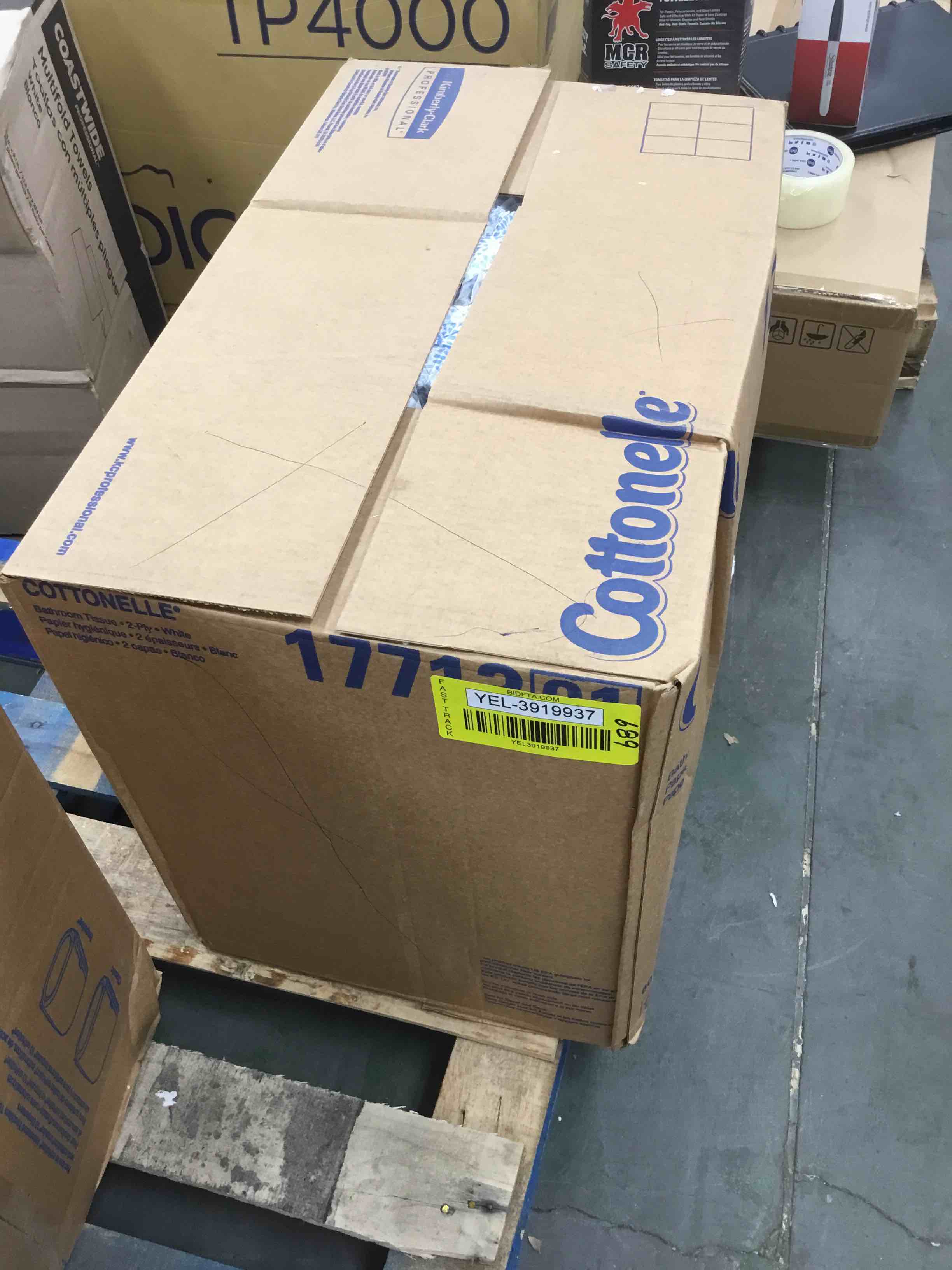 https://s3.amazonaws.com/lotting-images-prod/bidfta/YEL3919937_1702142870557.jpeg