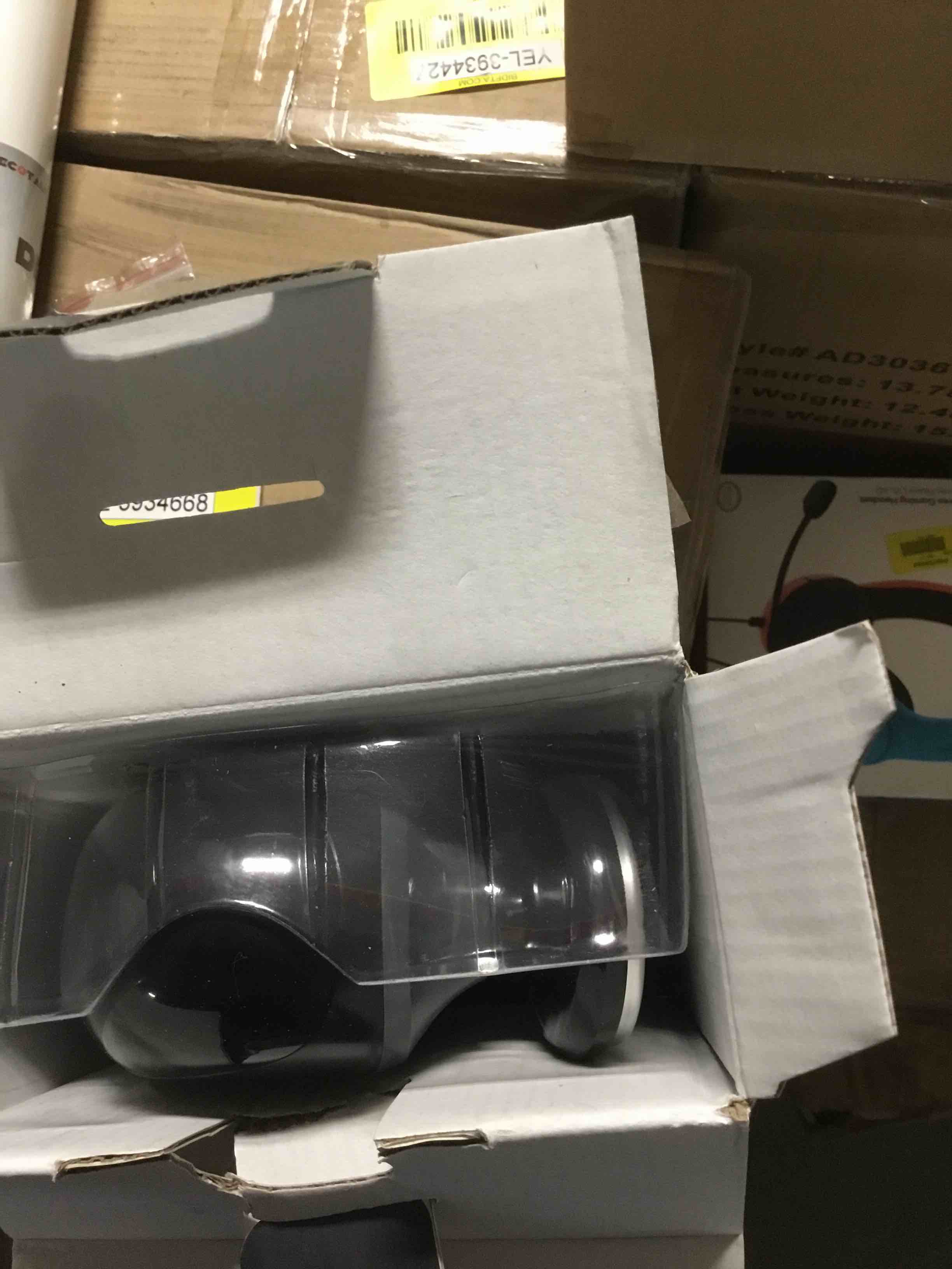 https://s3.amazonaws.com/lotting-images-prod/bidfta/YEL3934668_1684270956293.jpeg