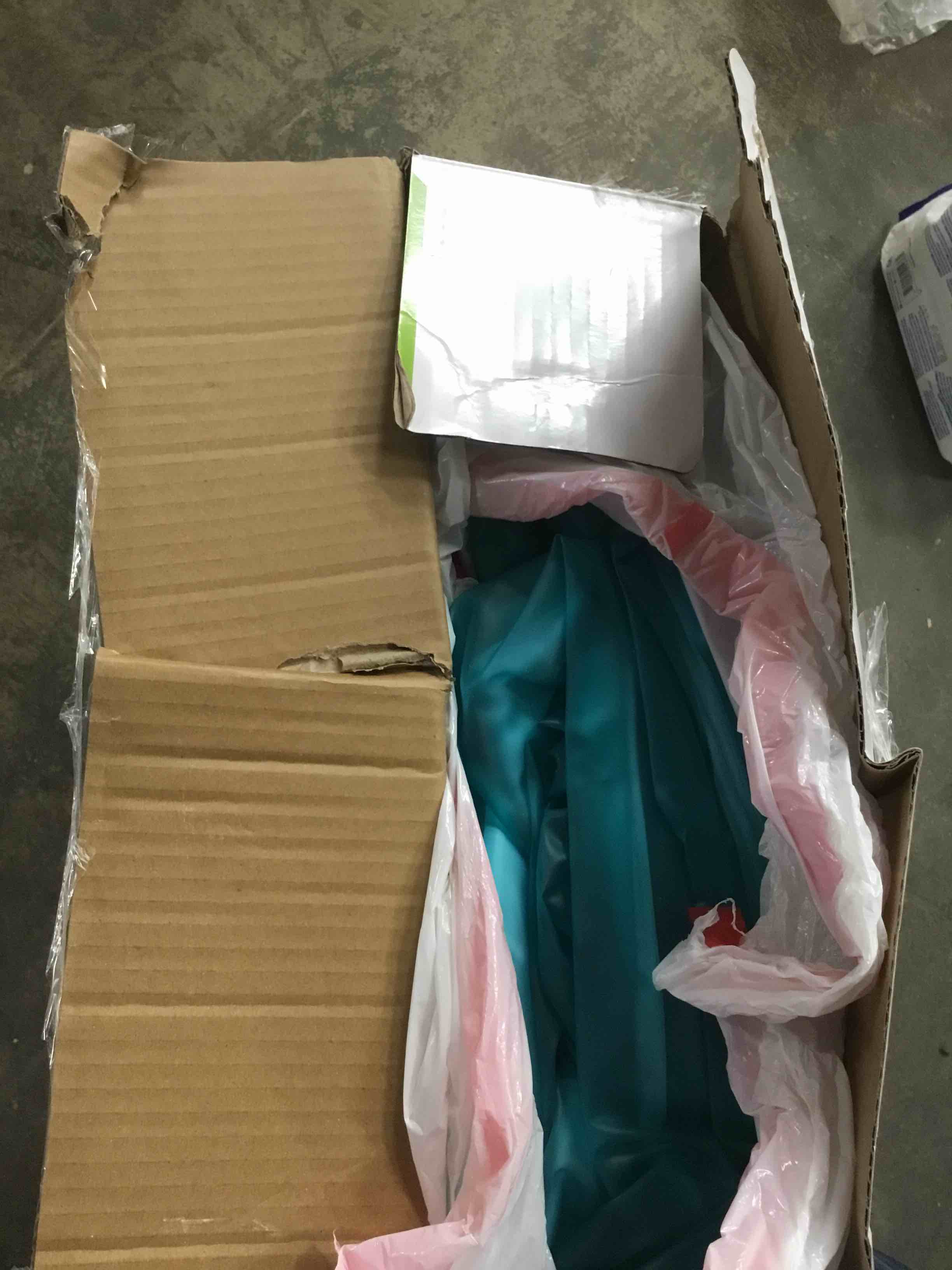 https://s3.amazonaws.com/lotting-images-prod/bidfta/YEL3934928_1685566403541.jpeg