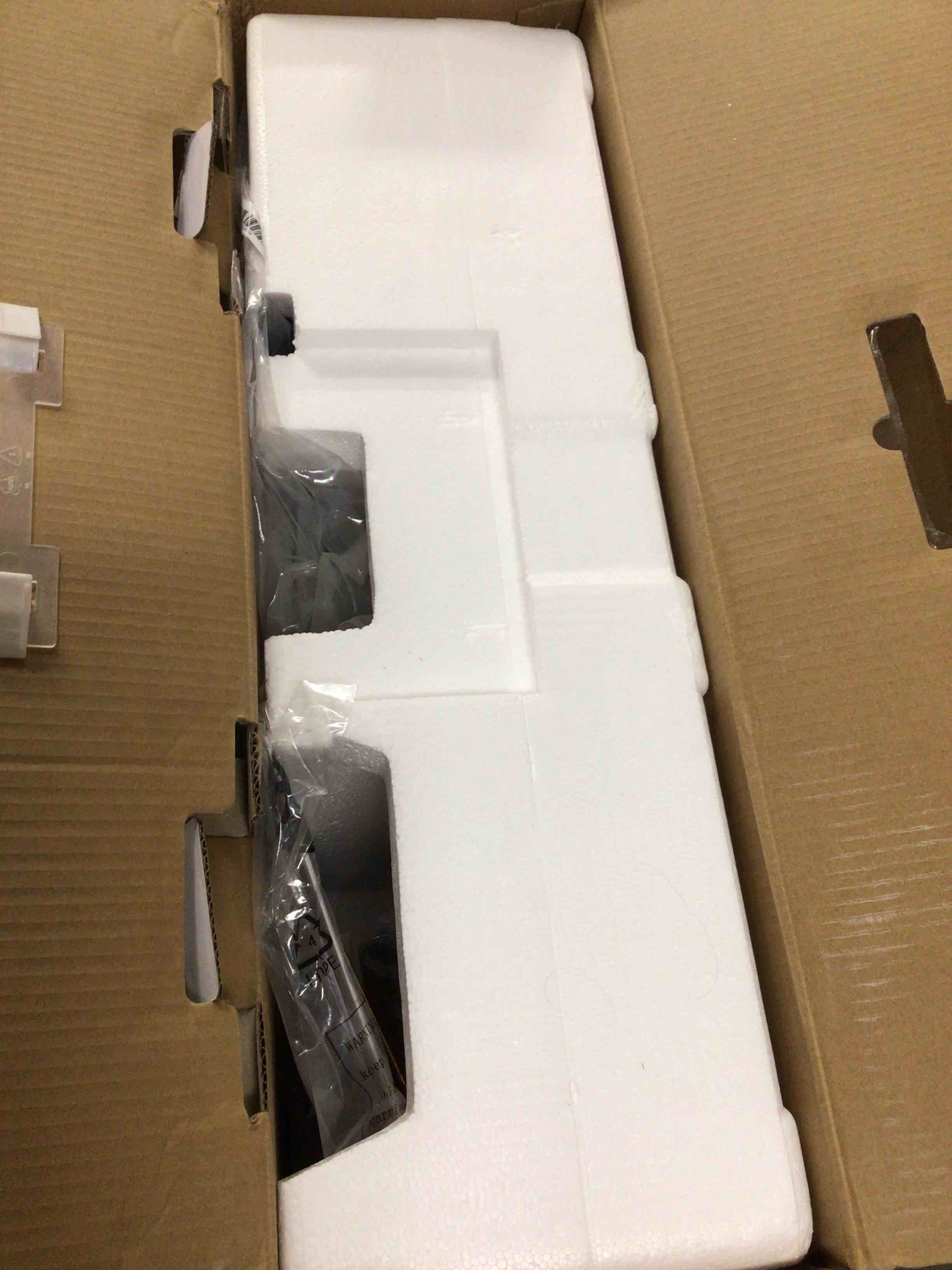 https://s3.amazonaws.com/lotting-images-prod/bidfta/YEL3935531_1685546895243.jpeg