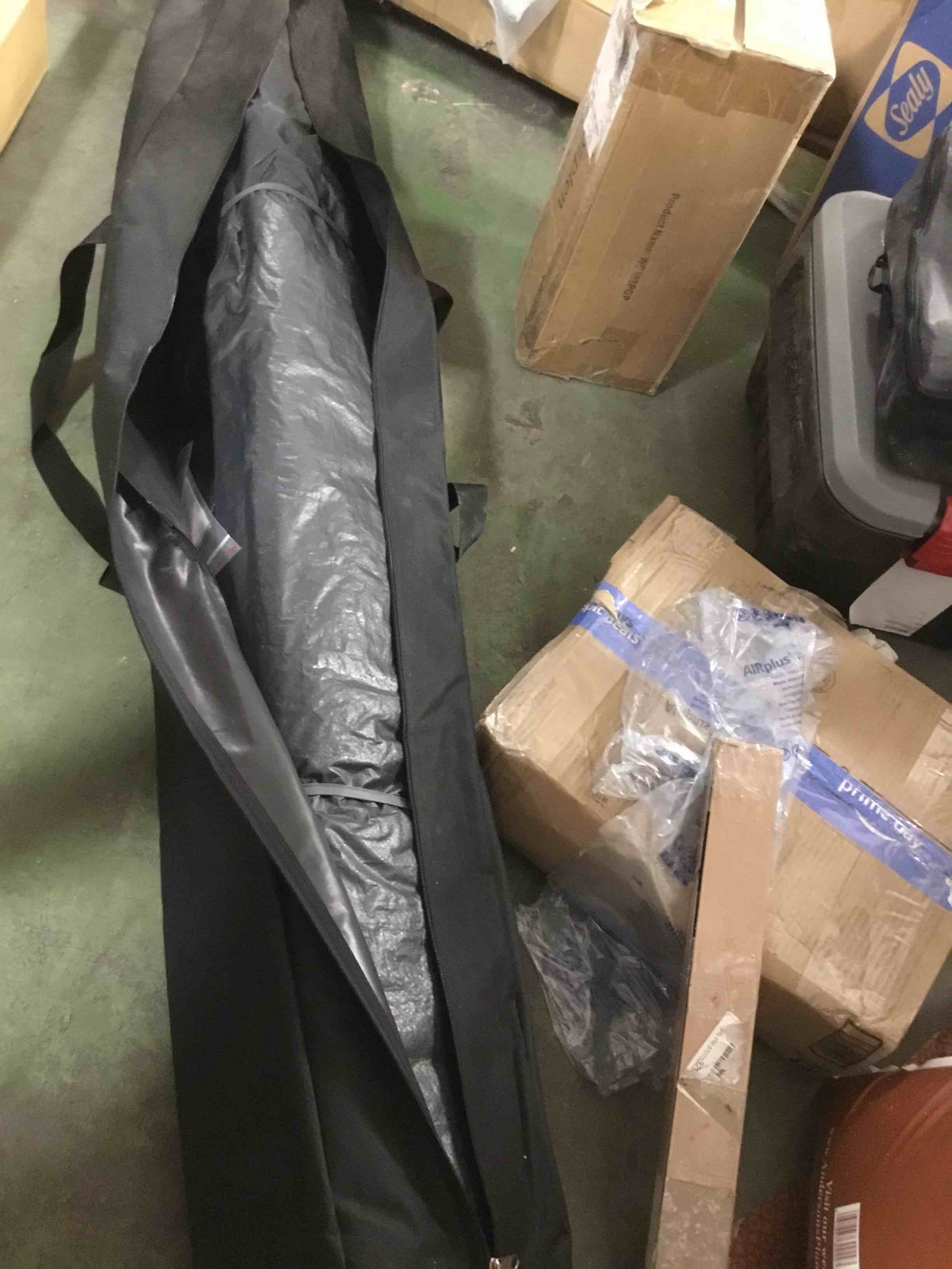 https://s3.amazonaws.com/lotting-images-prod/bidfta/YEL3935574_1685562666746.jpeg