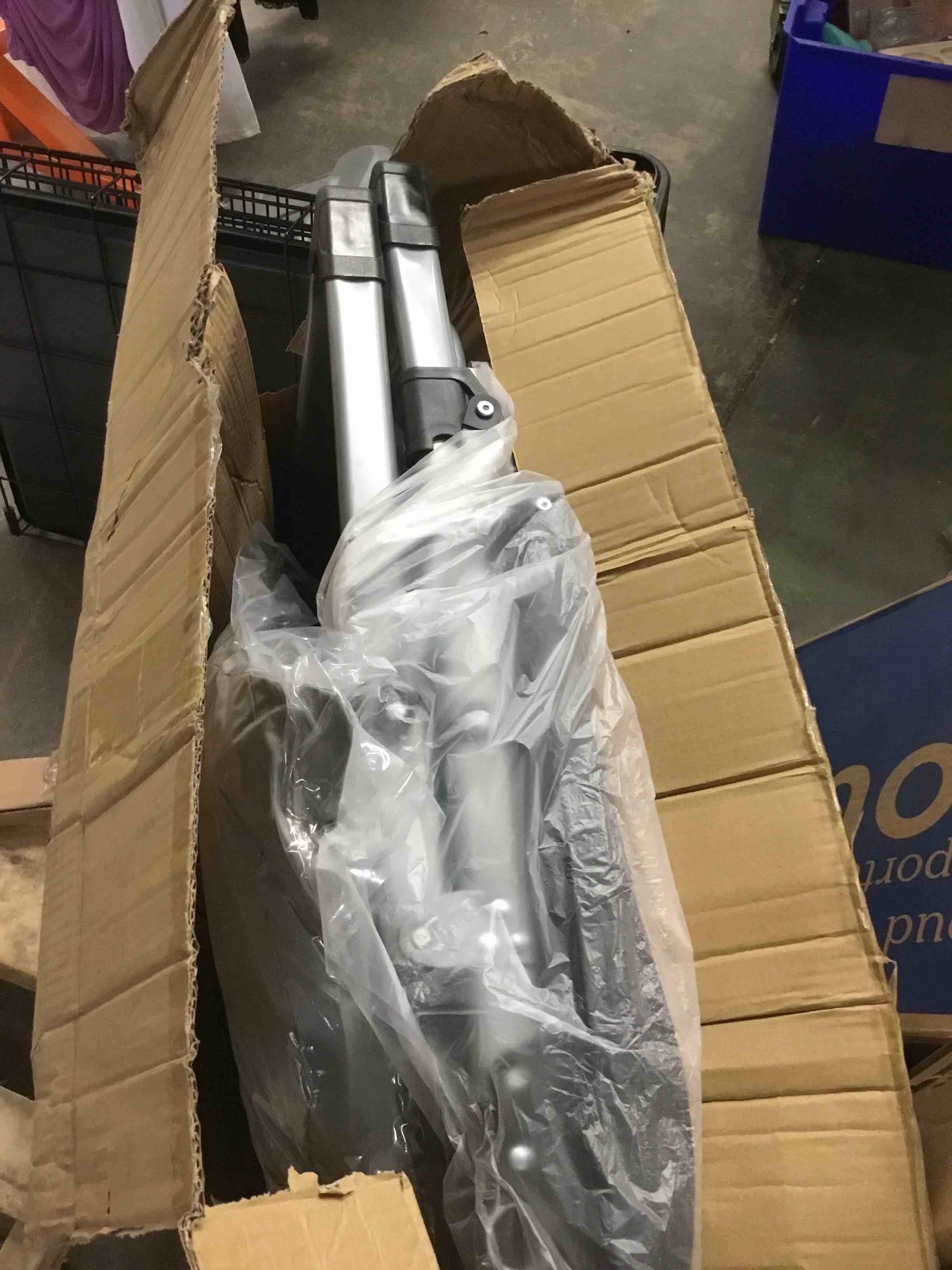 https://s3.amazonaws.com/lotting-images-prod/bidfta/YEL3935588_1685566109402.jpeg