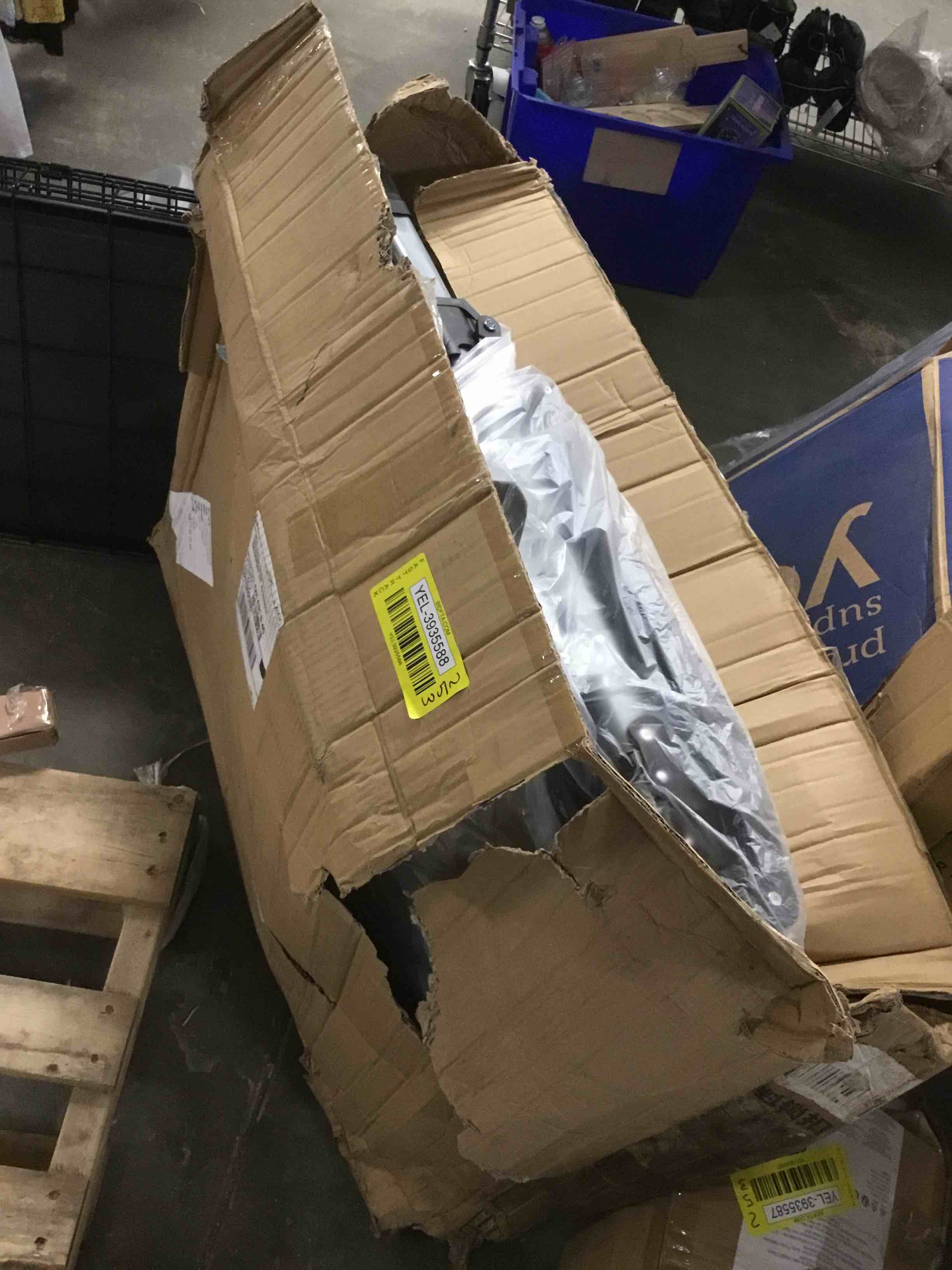 https://s3.amazonaws.com/lotting-images-prod/bidfta/YEL3935588_1685566135761.jpeg