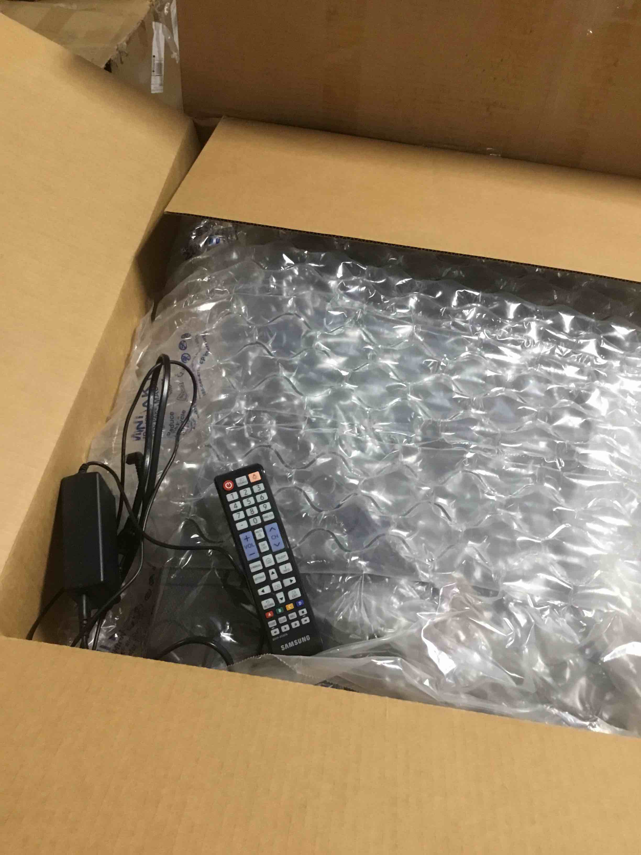 https://s3.amazonaws.com/lotting-images-prod/bidfta/YEL3936299_1686668156145.jpeg