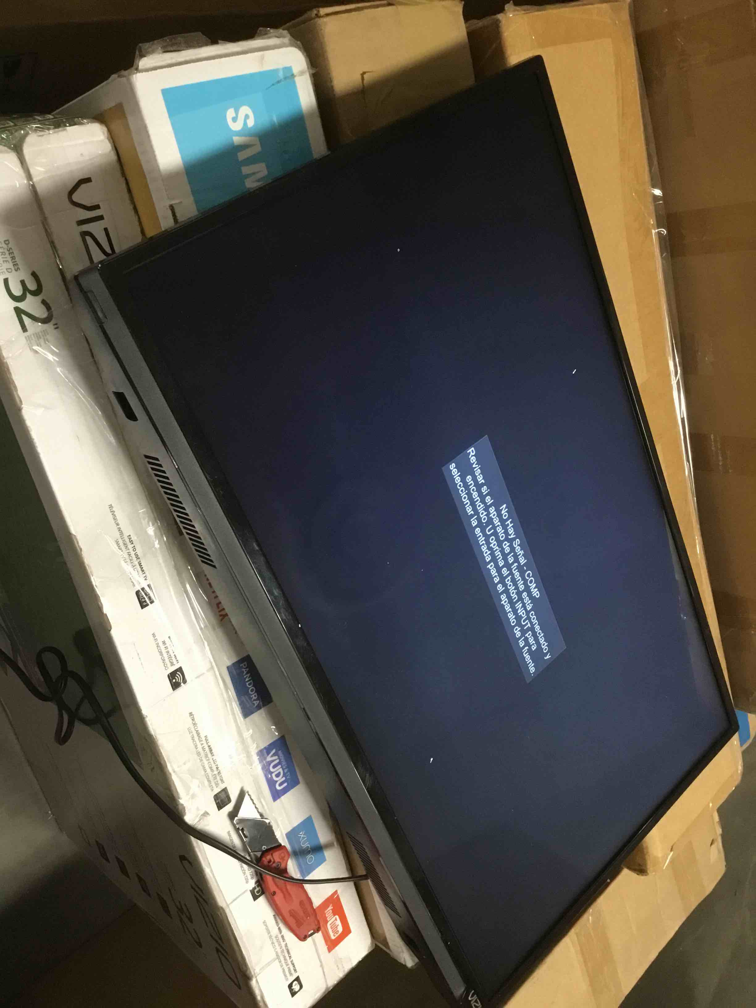 https://s3.amazonaws.com/lotting-images-prod/bidfta/YEL3936301_1686669232835.jpeg