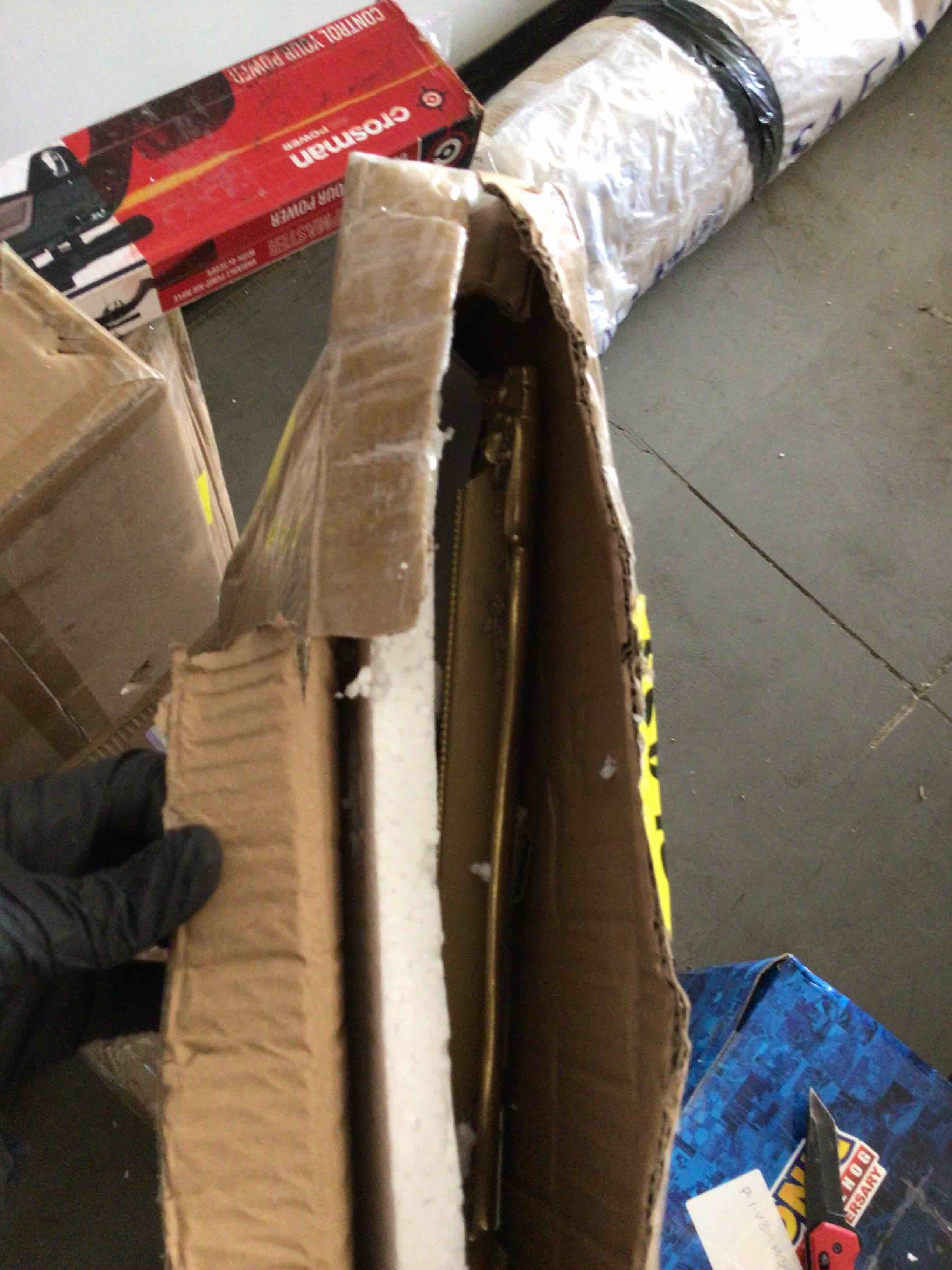 https://s3.amazonaws.com/lotting-images-prod/bidfta/YEL3937759_1684765038901.jpeg