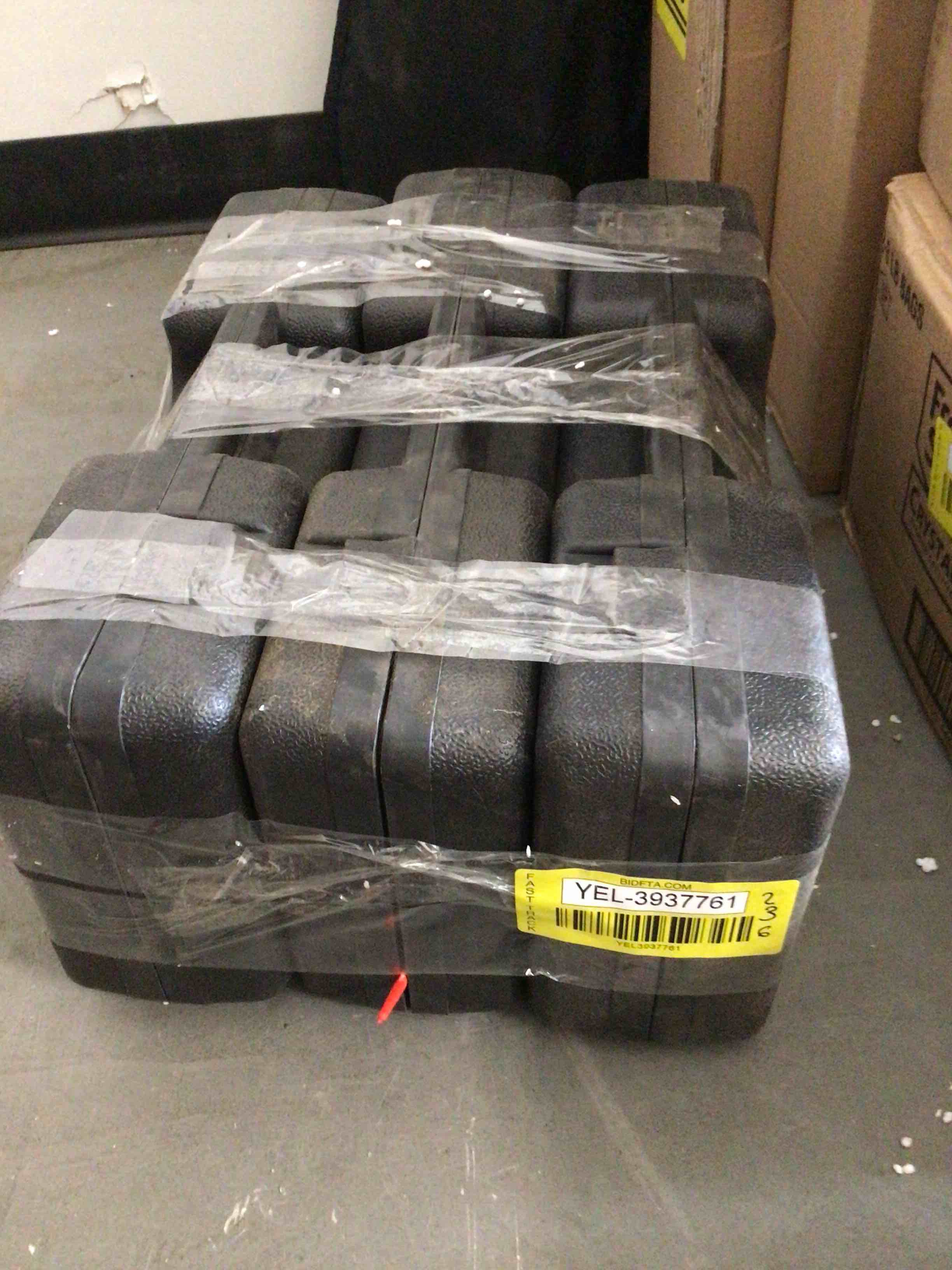 https://s3.amazonaws.com/lotting-images-prod/bidfta/YEL3937761_1684766083967.jpeg