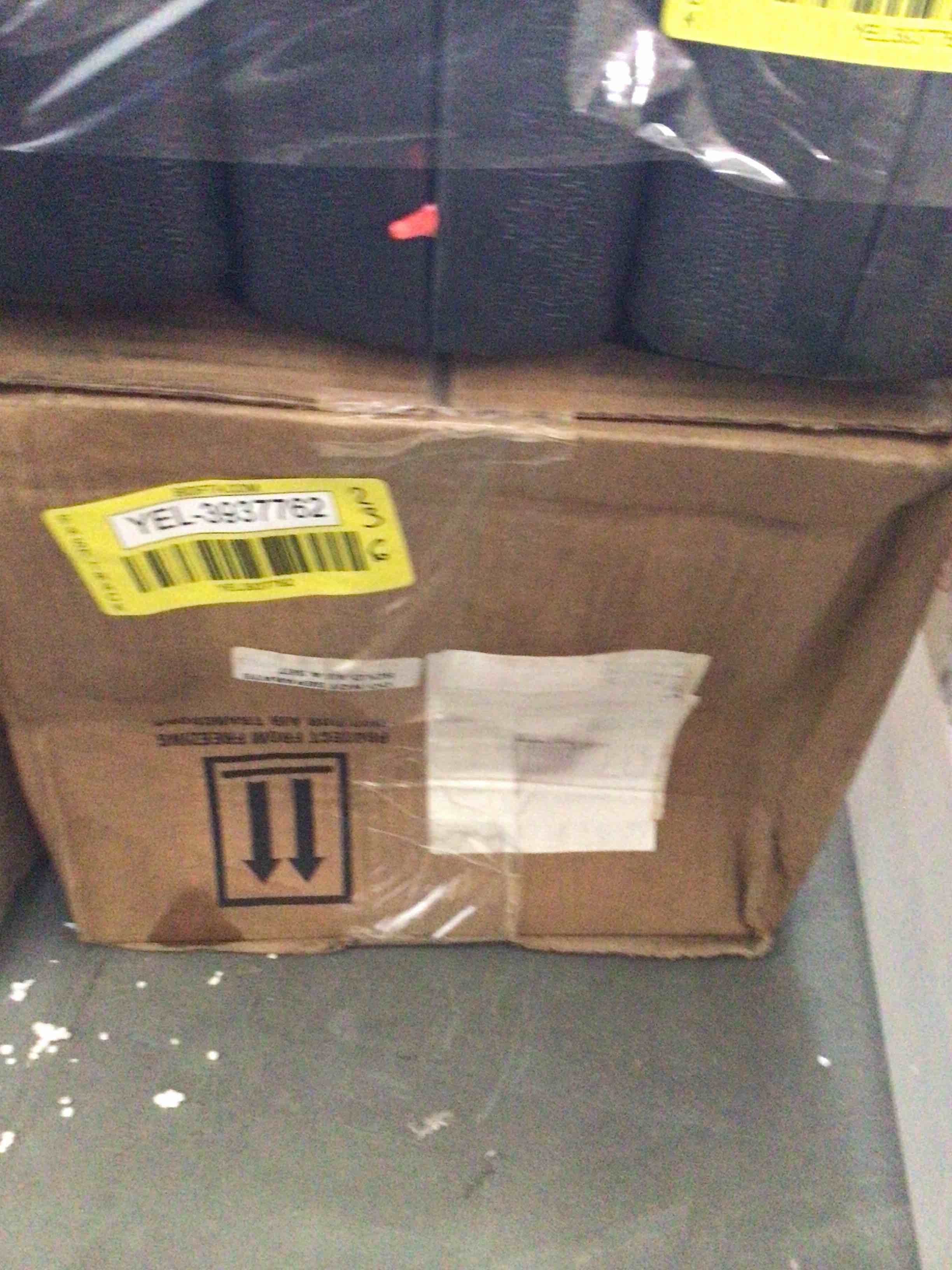 https://s3.amazonaws.com/lotting-images-prod/bidfta/YEL3937762_1684766228967.jpeg