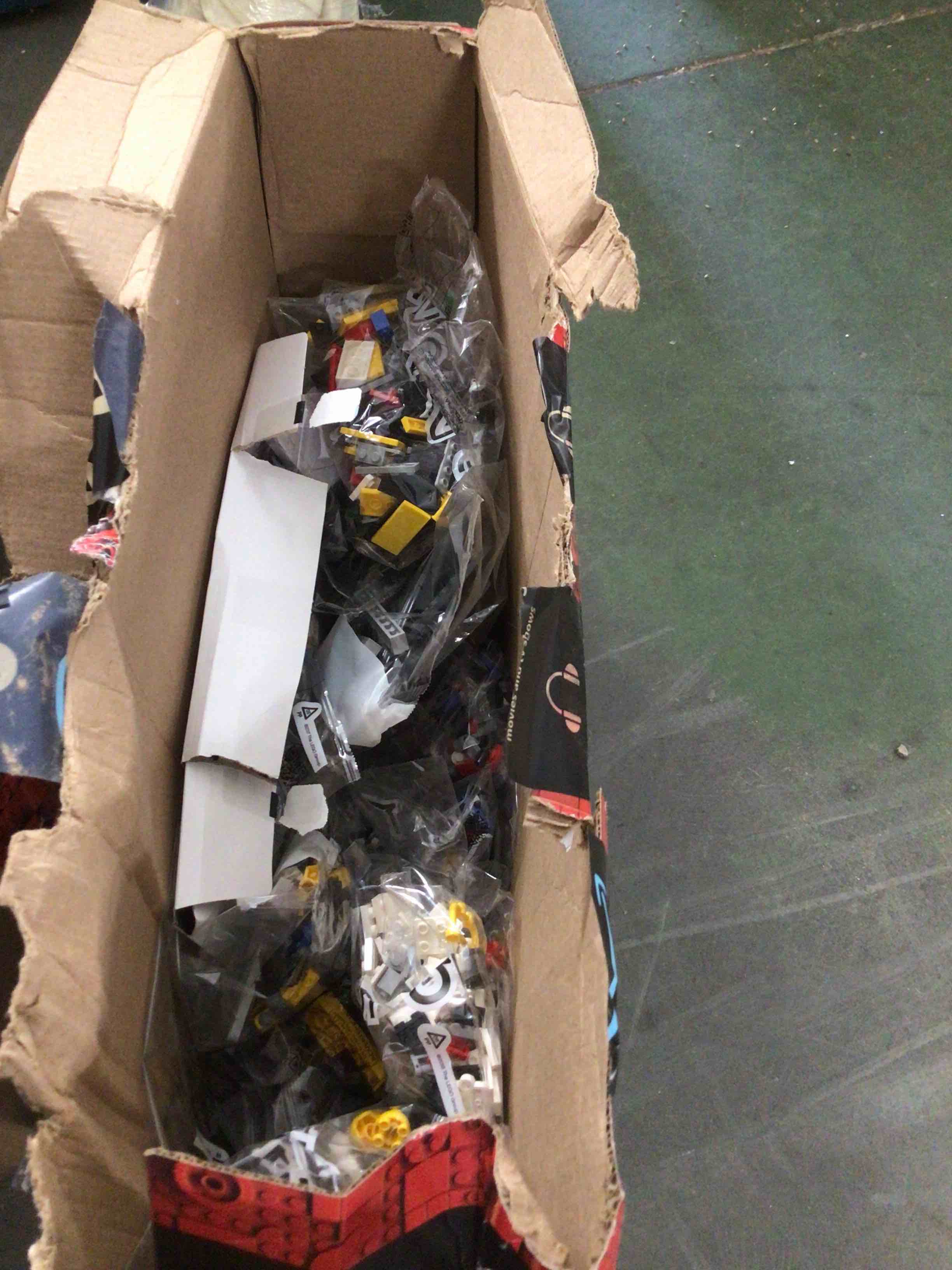 https://s3.amazonaws.com/lotting-images-prod/bidfta/YEL3937797_1684780699232.jpeg