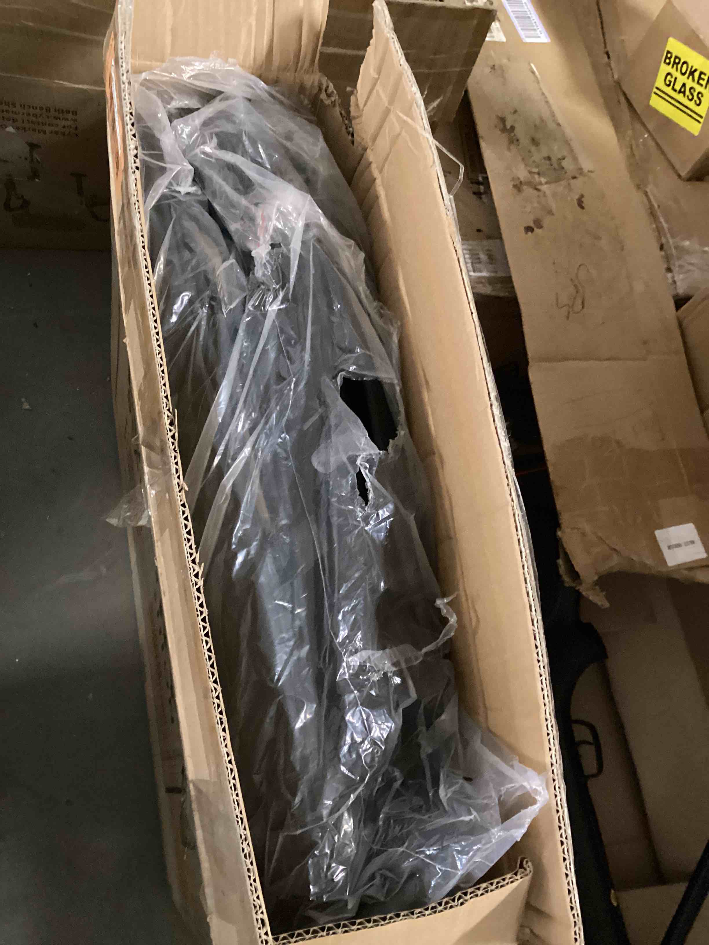 https://s3.amazonaws.com/lotting-images-prod/bidfta/YEL3937941_1689016245718.jpeg