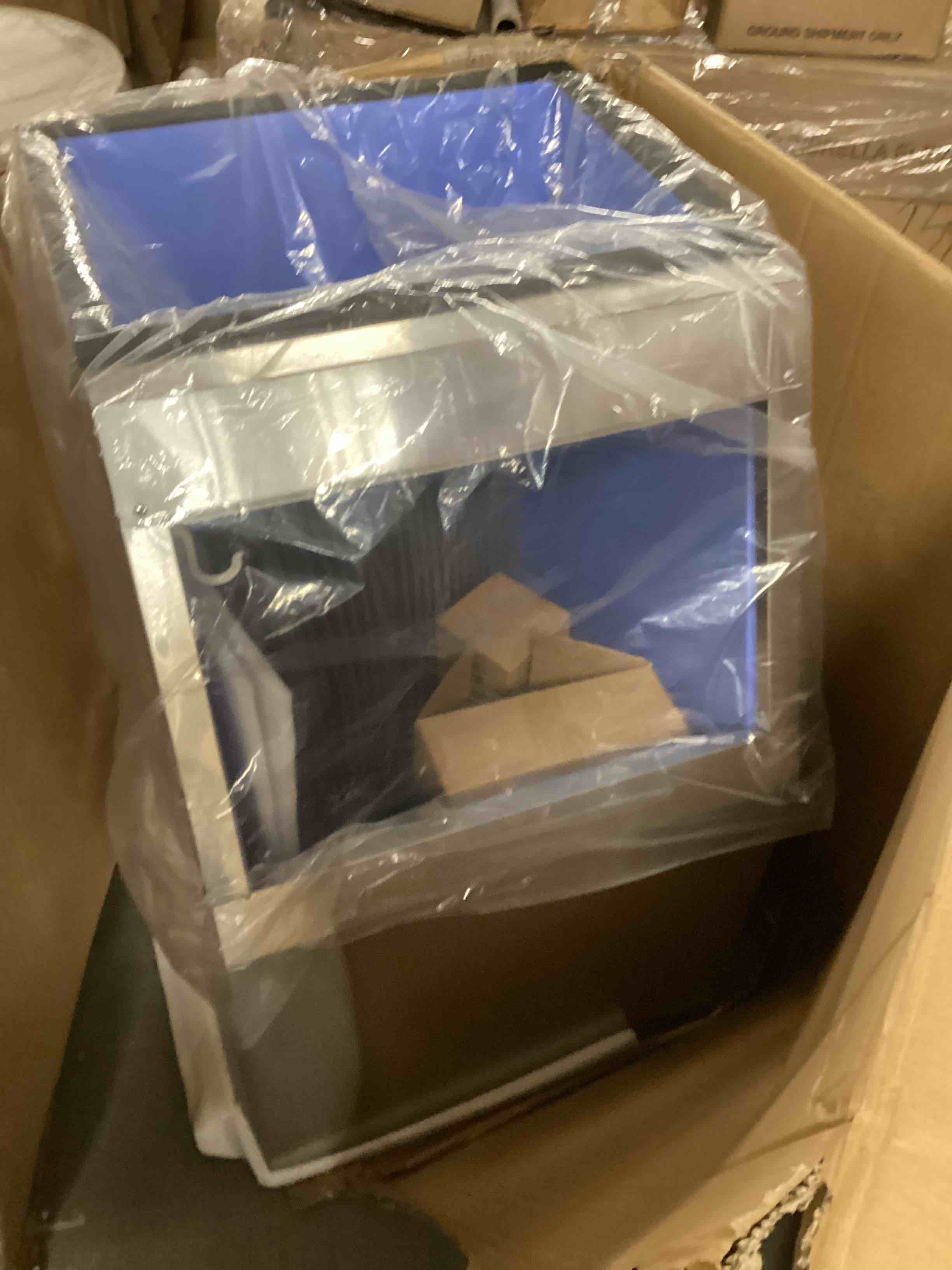 https://s3.amazonaws.com/lotting-images-prod/bidfta/YEL3938301_1689614870118.jpeg