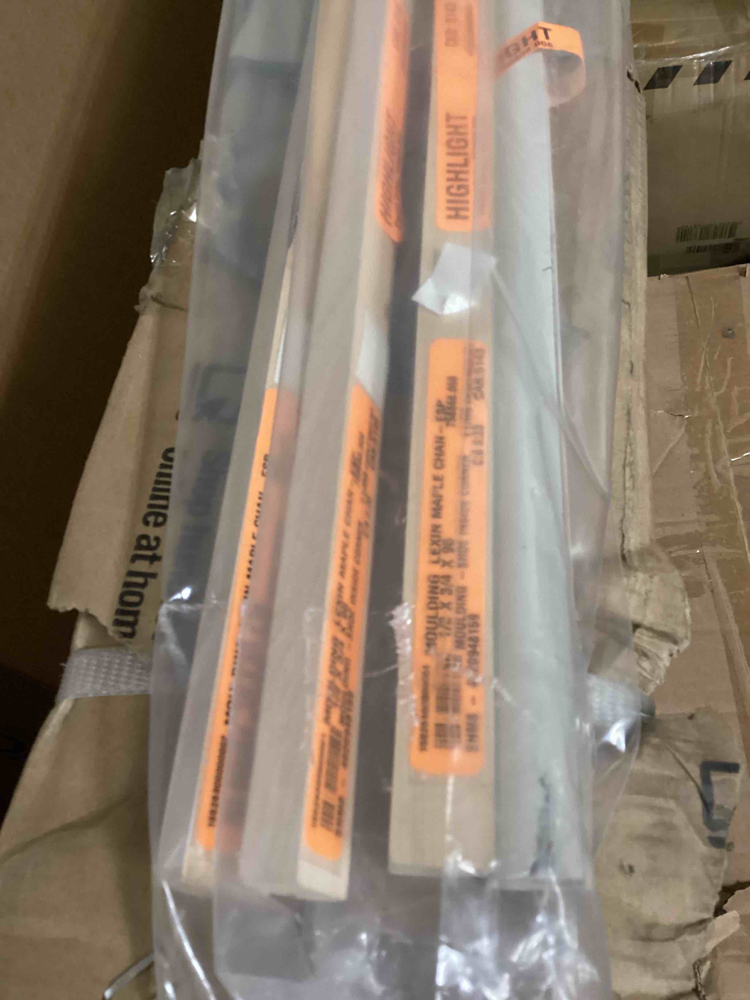 https://s3.amazonaws.com/lotting-images-prod/bidfta/YEL3938351_1689701124248.jpeg