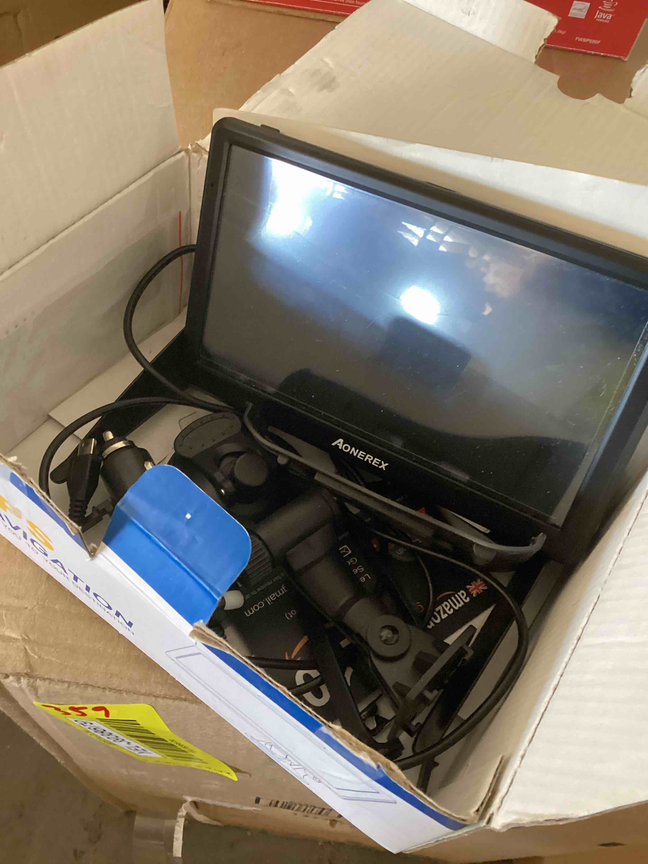https://s3.amazonaws.com/lotting-images-prod/bidfta/YEL3938683_1690812455252.jpeg