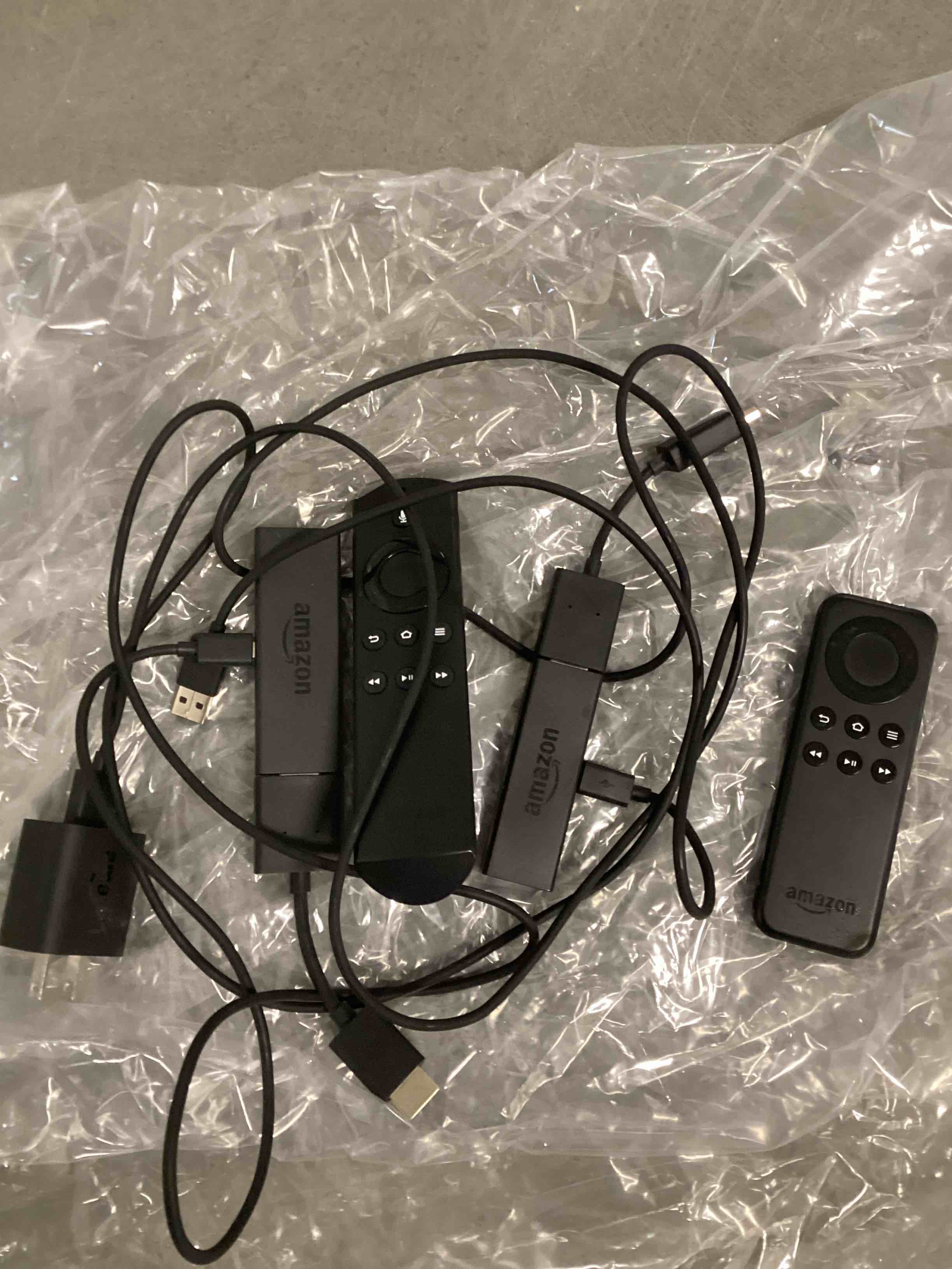 https://s3.amazonaws.com/lotting-images-prod/bidfta/YEL3938691_1690813564999.jpeg