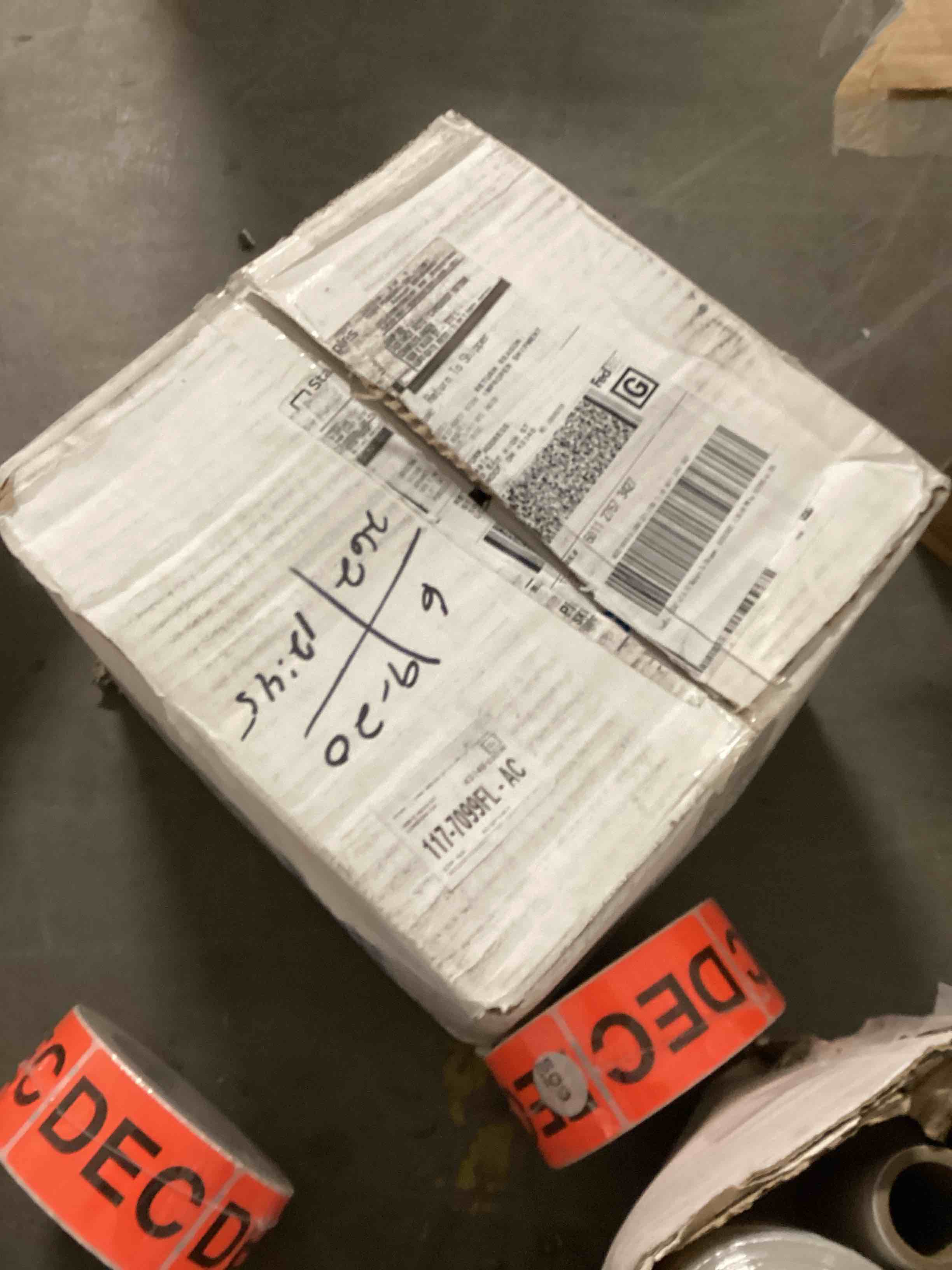https://s3.amazonaws.com/lotting-images-prod/bidfta/YEL3939199_1694028695987.jpeg