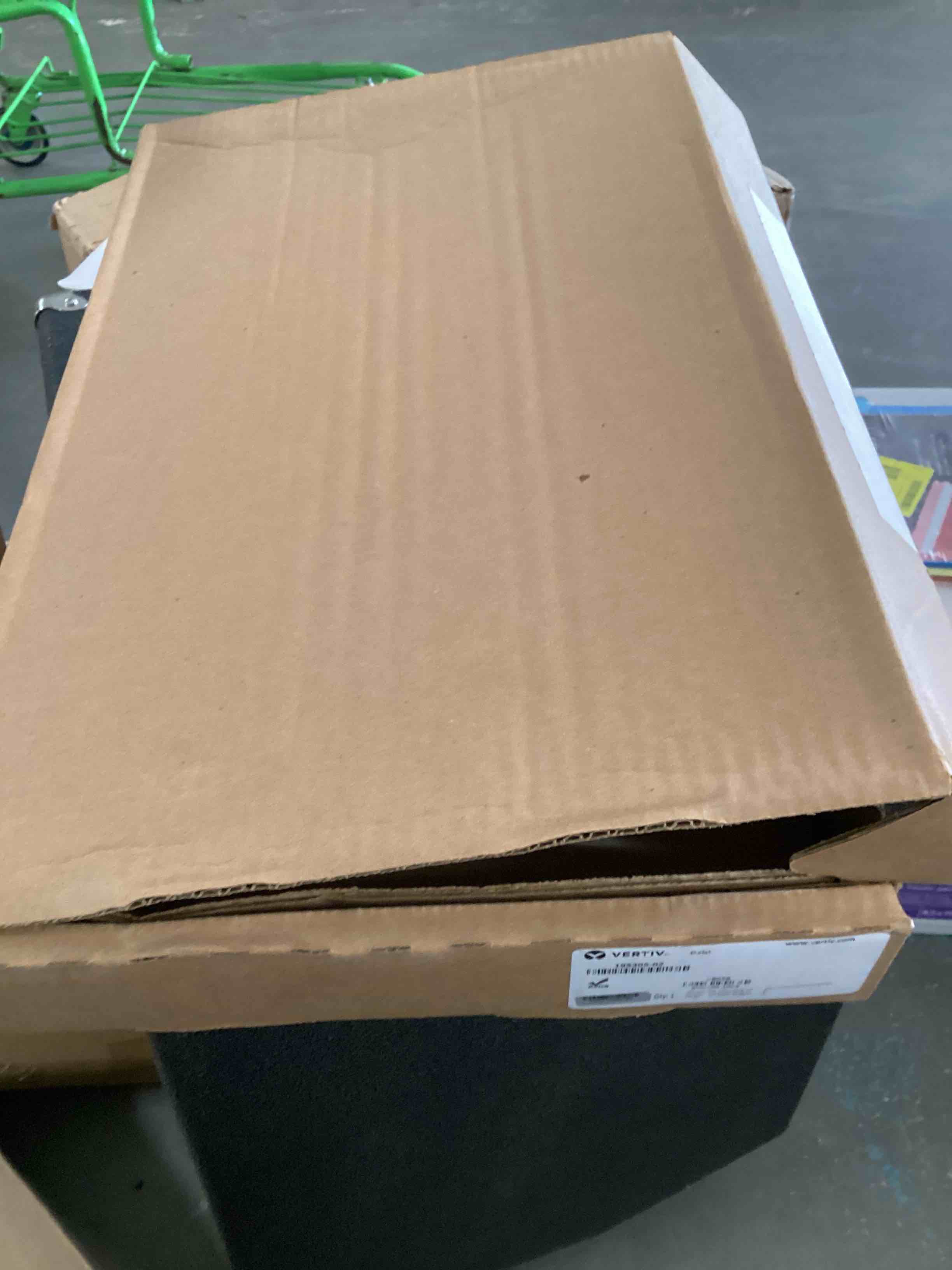 https://s3.amazonaws.com/lotting-images-prod/bidfta/YEL3940833_1689182573604.jpeg