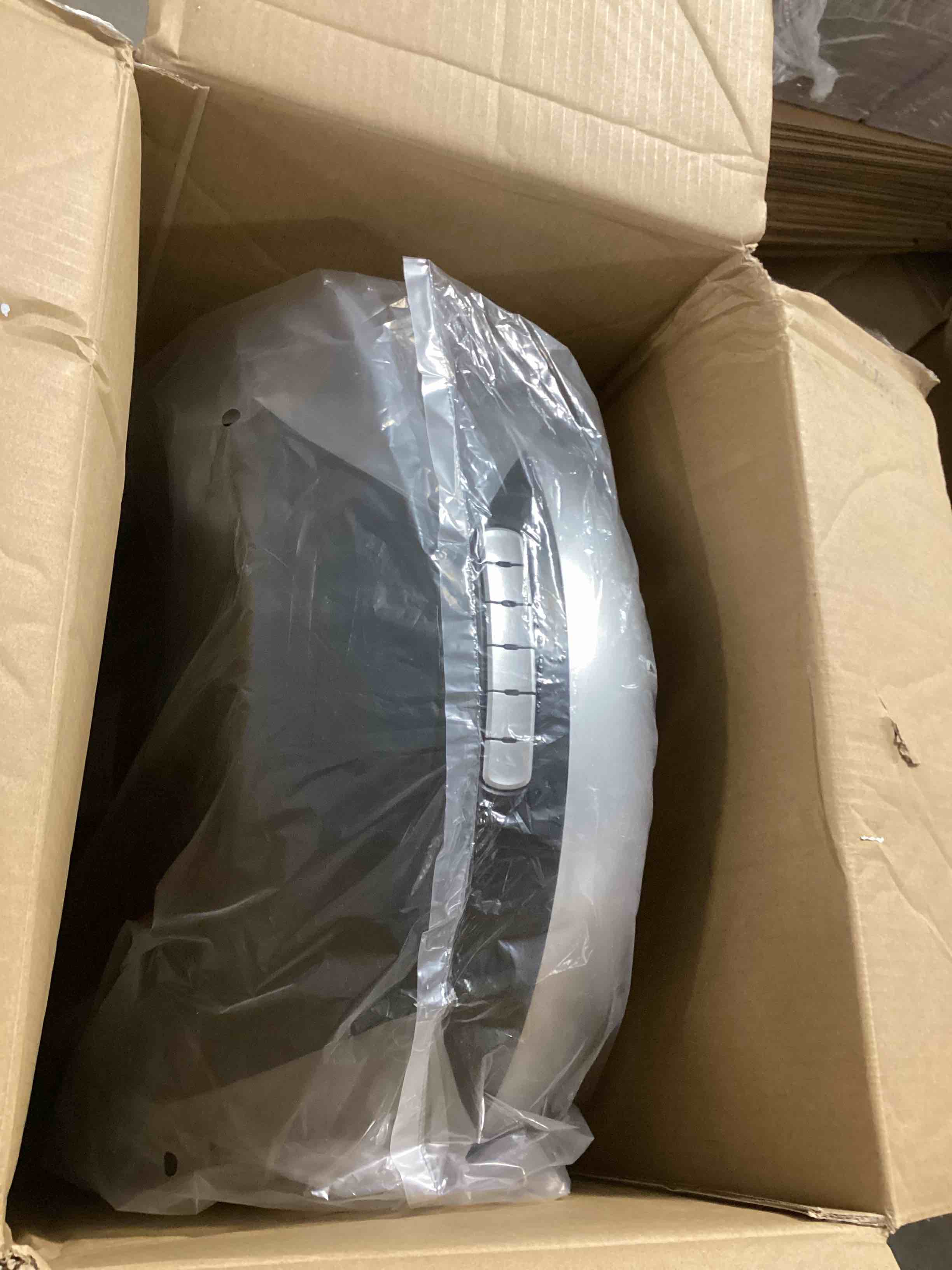 https://s3.amazonaws.com/lotting-images-prod/bidfta/YEL3941328_1690997585604.jpeg