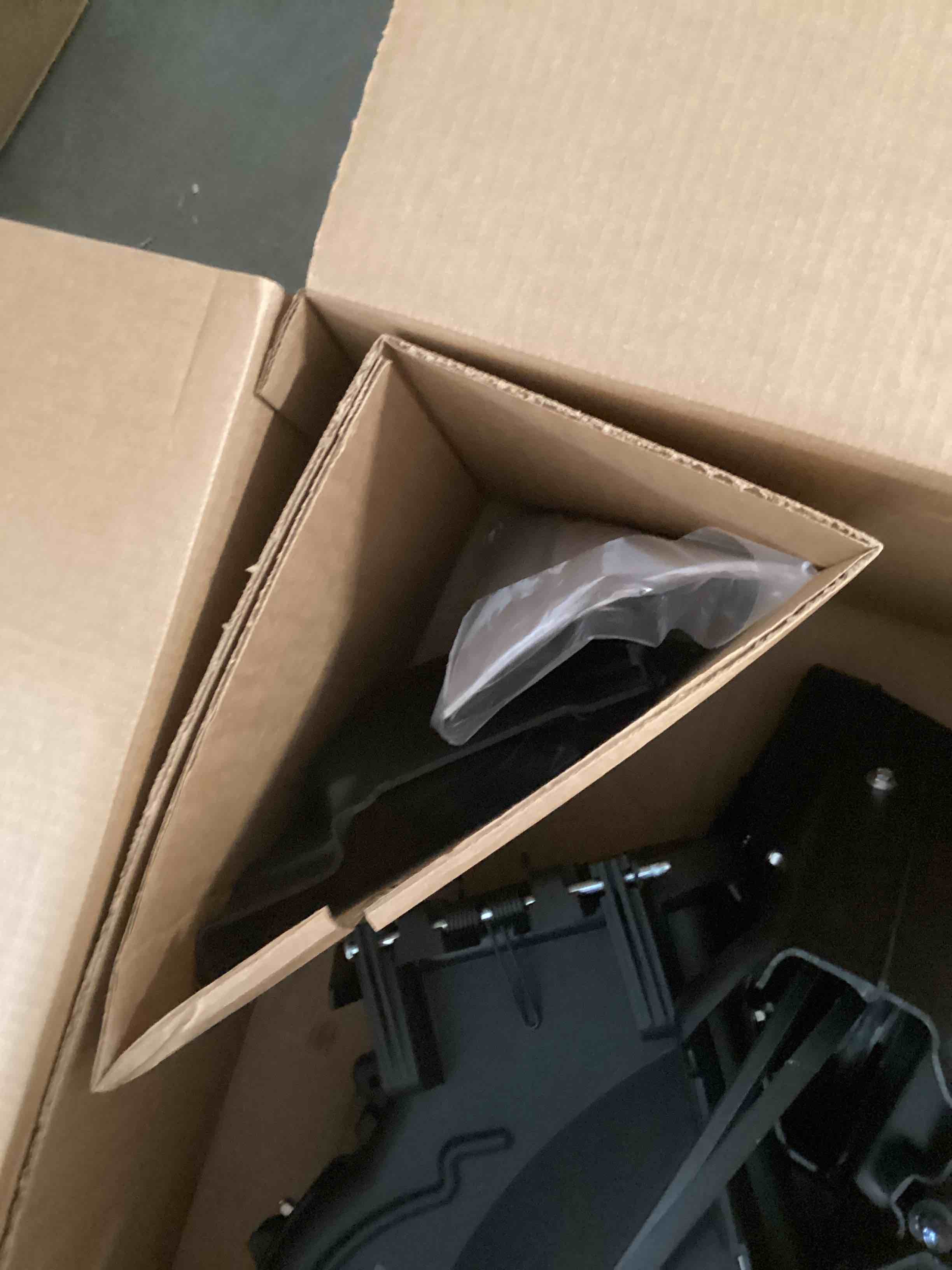 https://s3.amazonaws.com/lotting-images-prod/bidfta/YEL3941390_1691002427444.jpeg