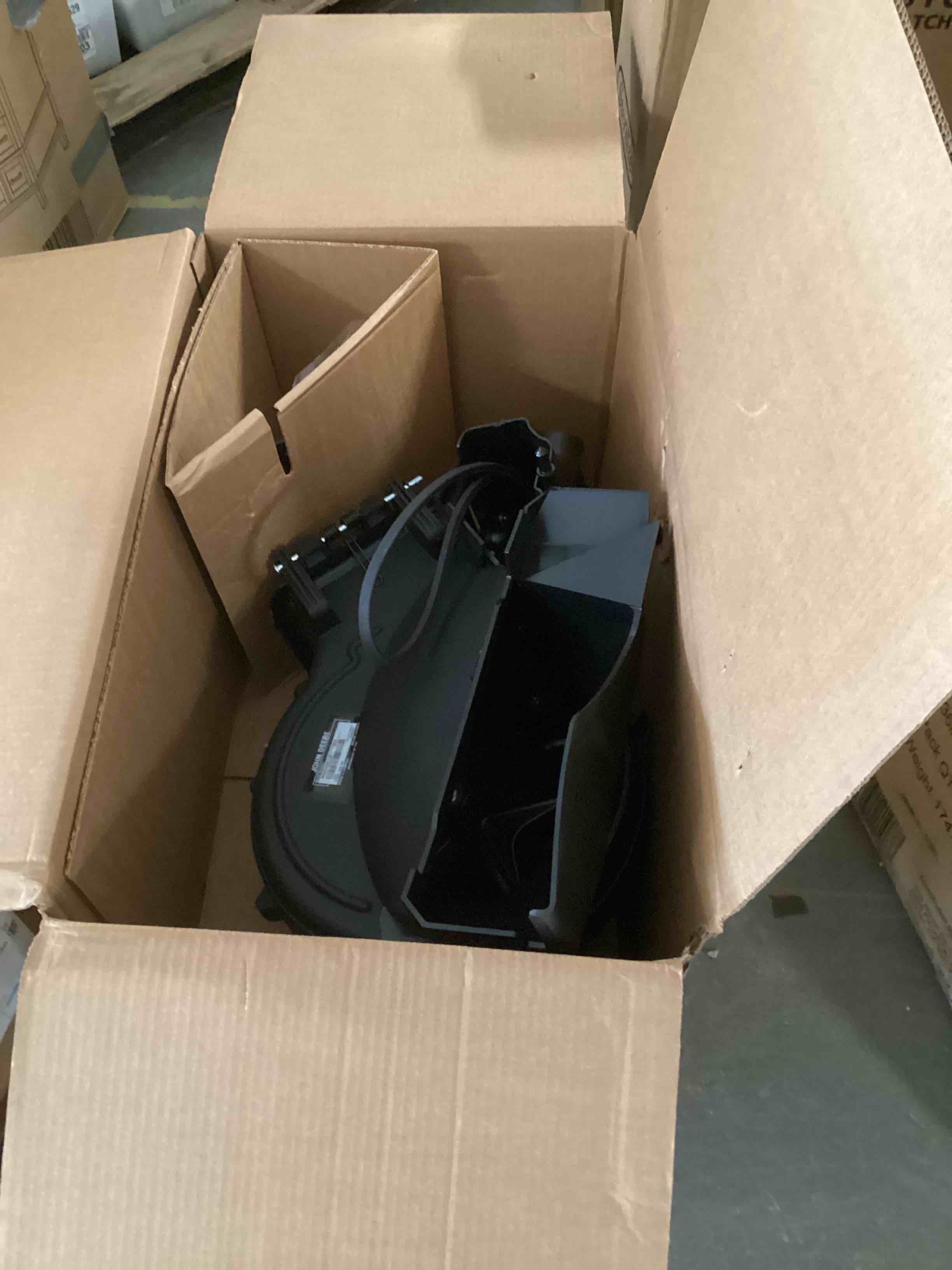 https://s3.amazonaws.com/lotting-images-prod/bidfta/YEL3941390_1691002437232.jpeg