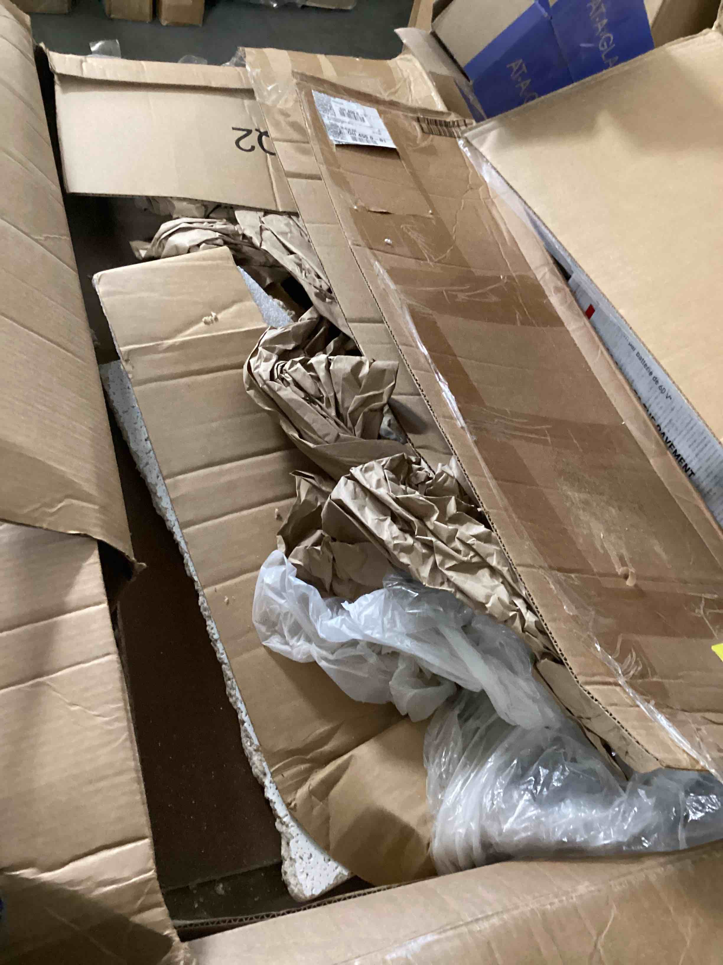 https://s3.amazonaws.com/lotting-images-prod/bidfta/YEL3942020_1694187085477.jpeg