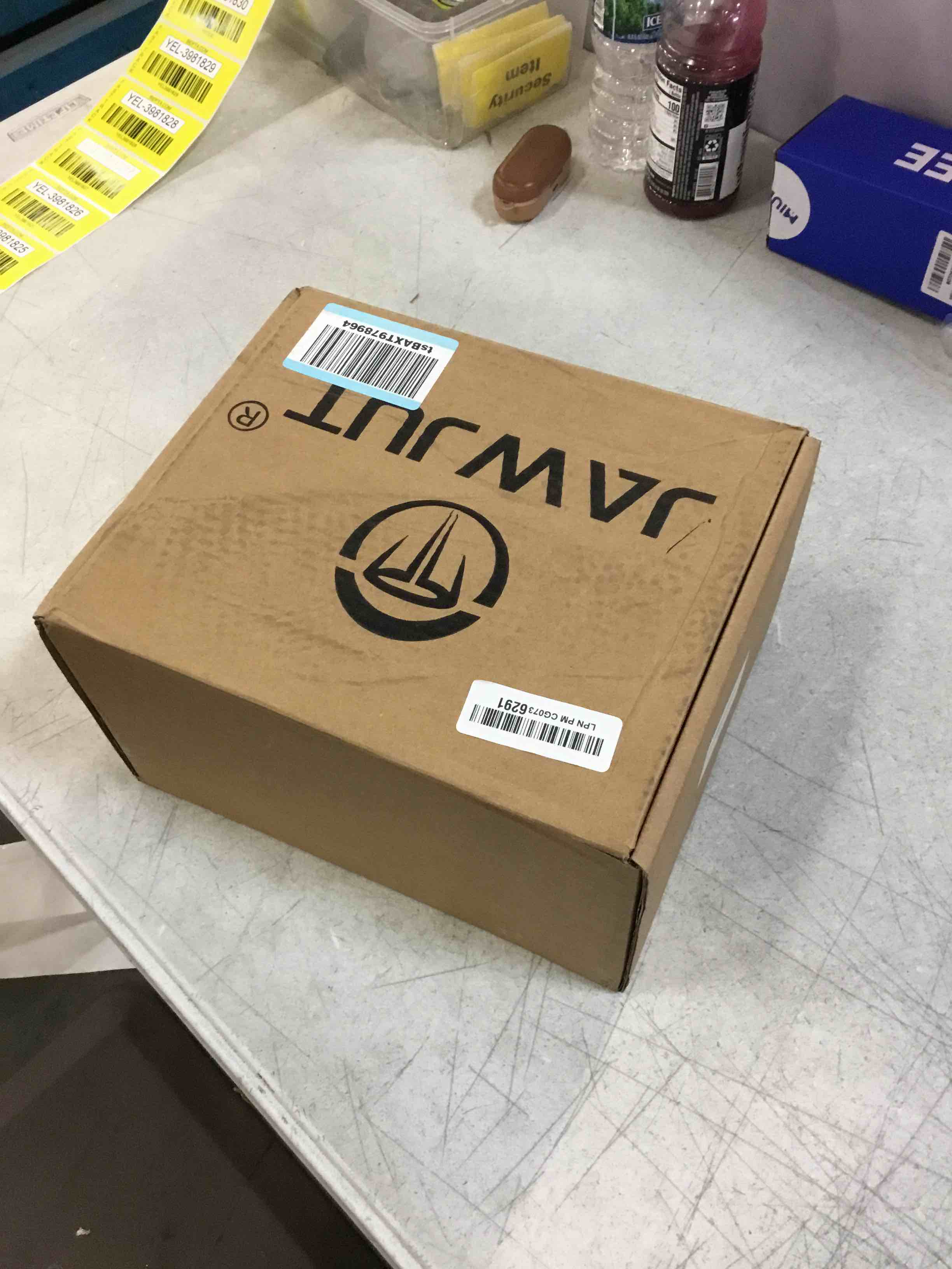 https://s3.amazonaws.com/lotting-images-prod/bidfta/YEL3981824_1705850191268.jpeg