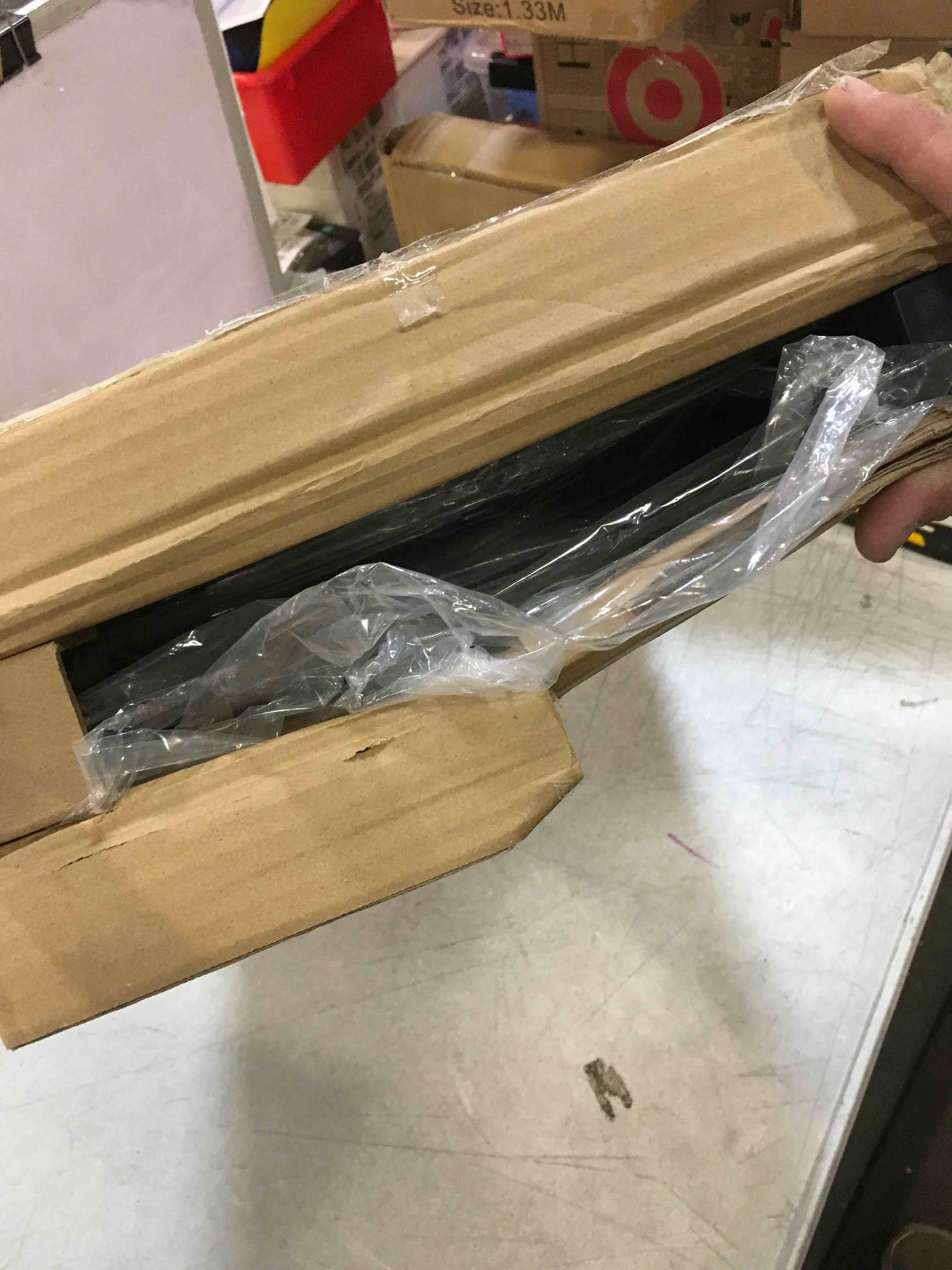 https://s3.amazonaws.com/lotting-images-prod/bidfta/YEL3981913_1705863775899.jpeg
