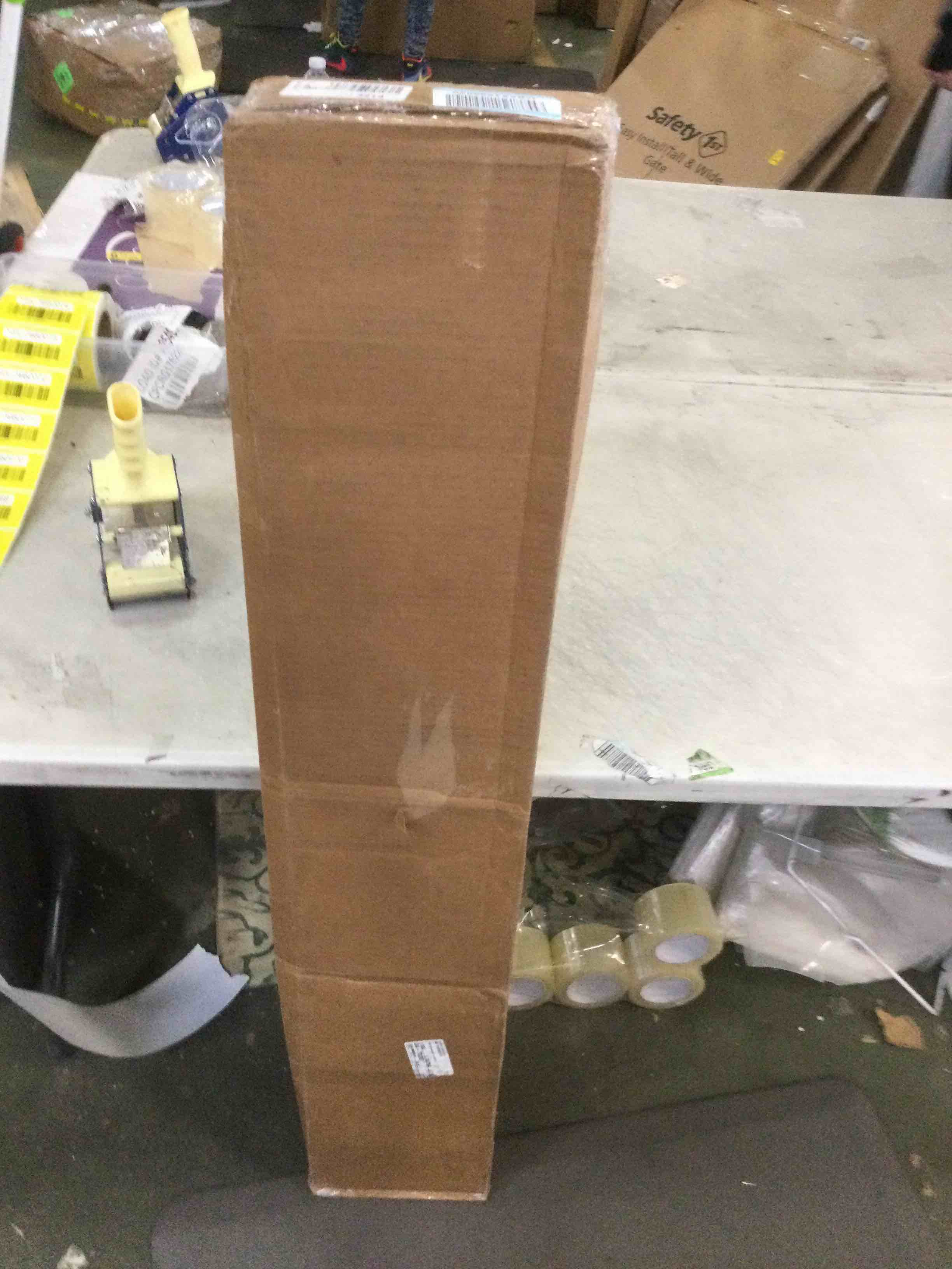 https://s3.amazonaws.com/lotting-images-prod/bidfta/YEL3982062_1705941664057.jpeg