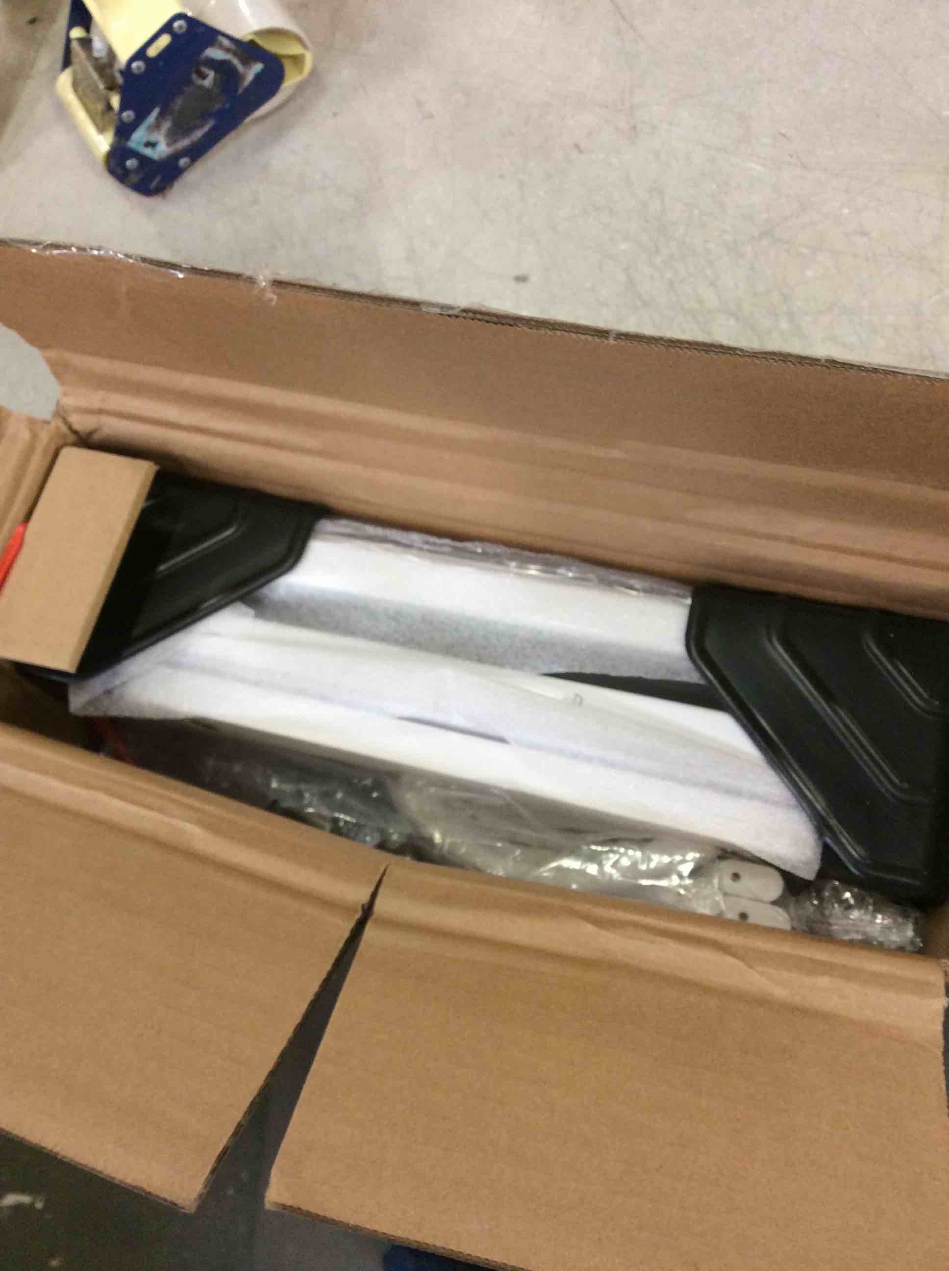 https://s3.amazonaws.com/lotting-images-prod/bidfta/YEL3982076_1705944347550.jpeg