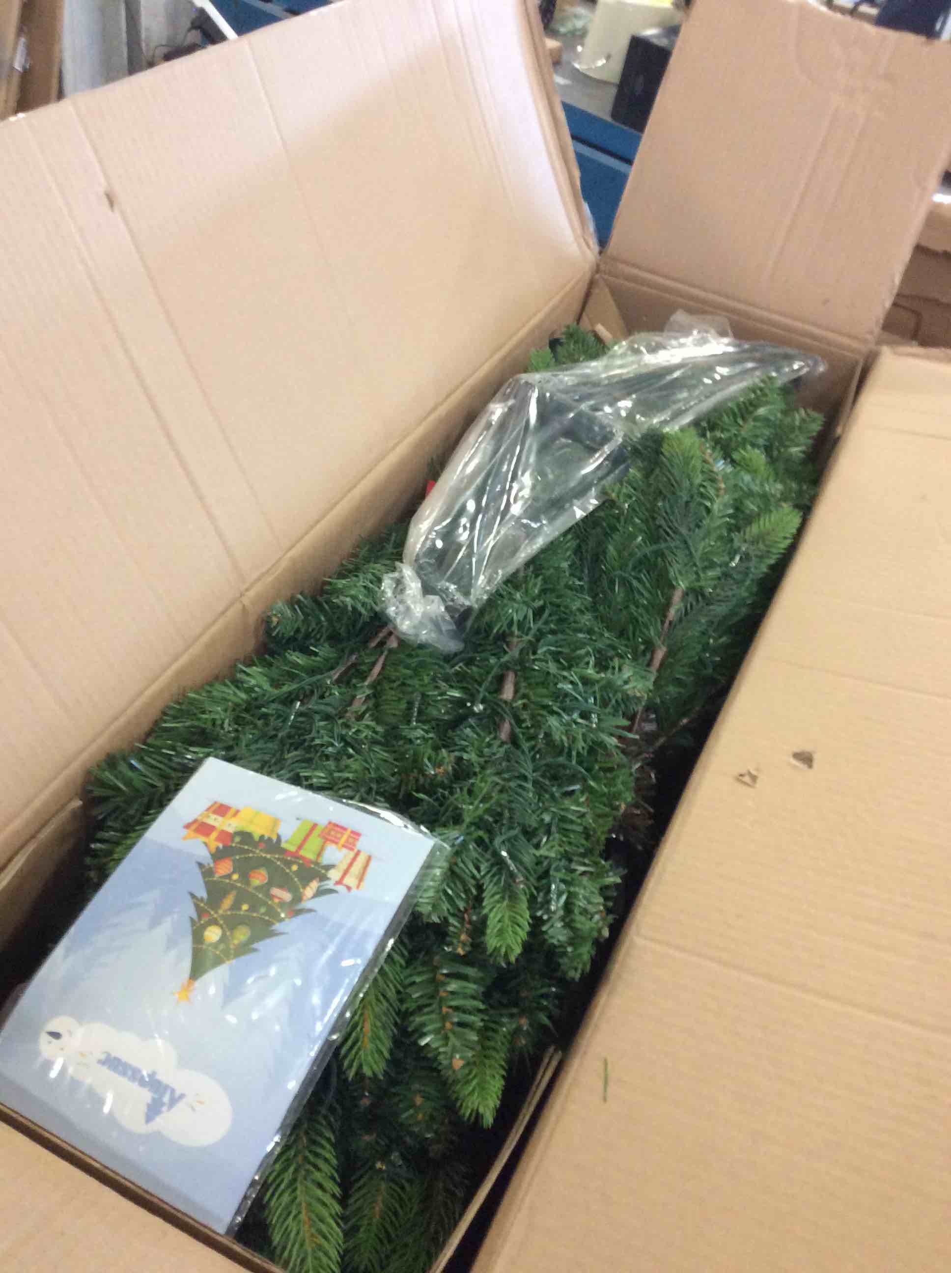 https://s3.amazonaws.com/lotting-images-prod/bidfta/YEL3982100_1705950143959.jpeg